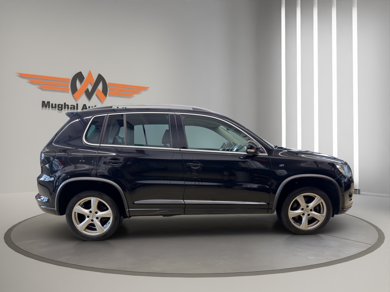 VW Tiguan 2.0 TSI Sport&Style Tiptronic-image-3