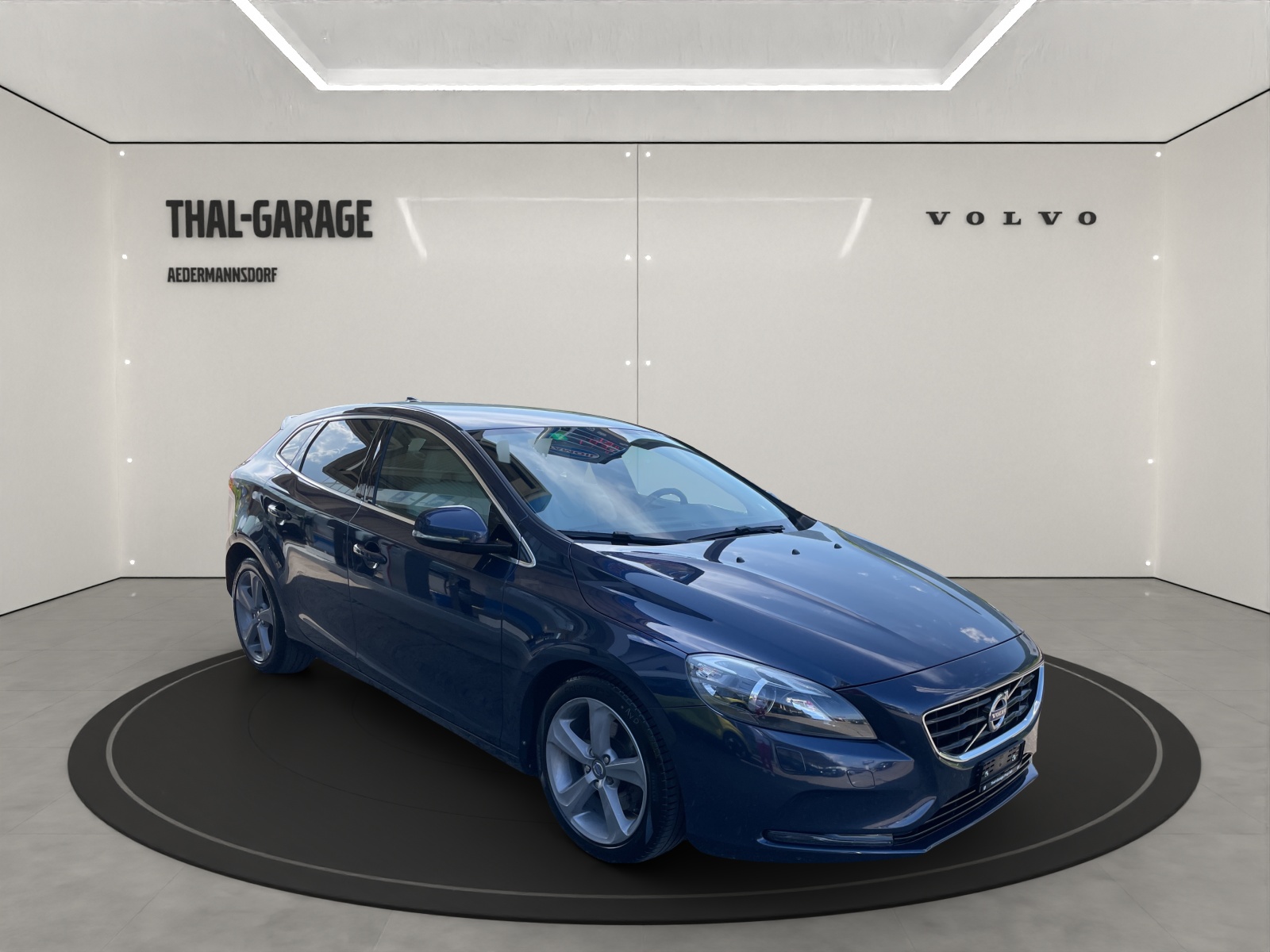 VOLVO V40 1.6 T3 Summum S/S-image-2