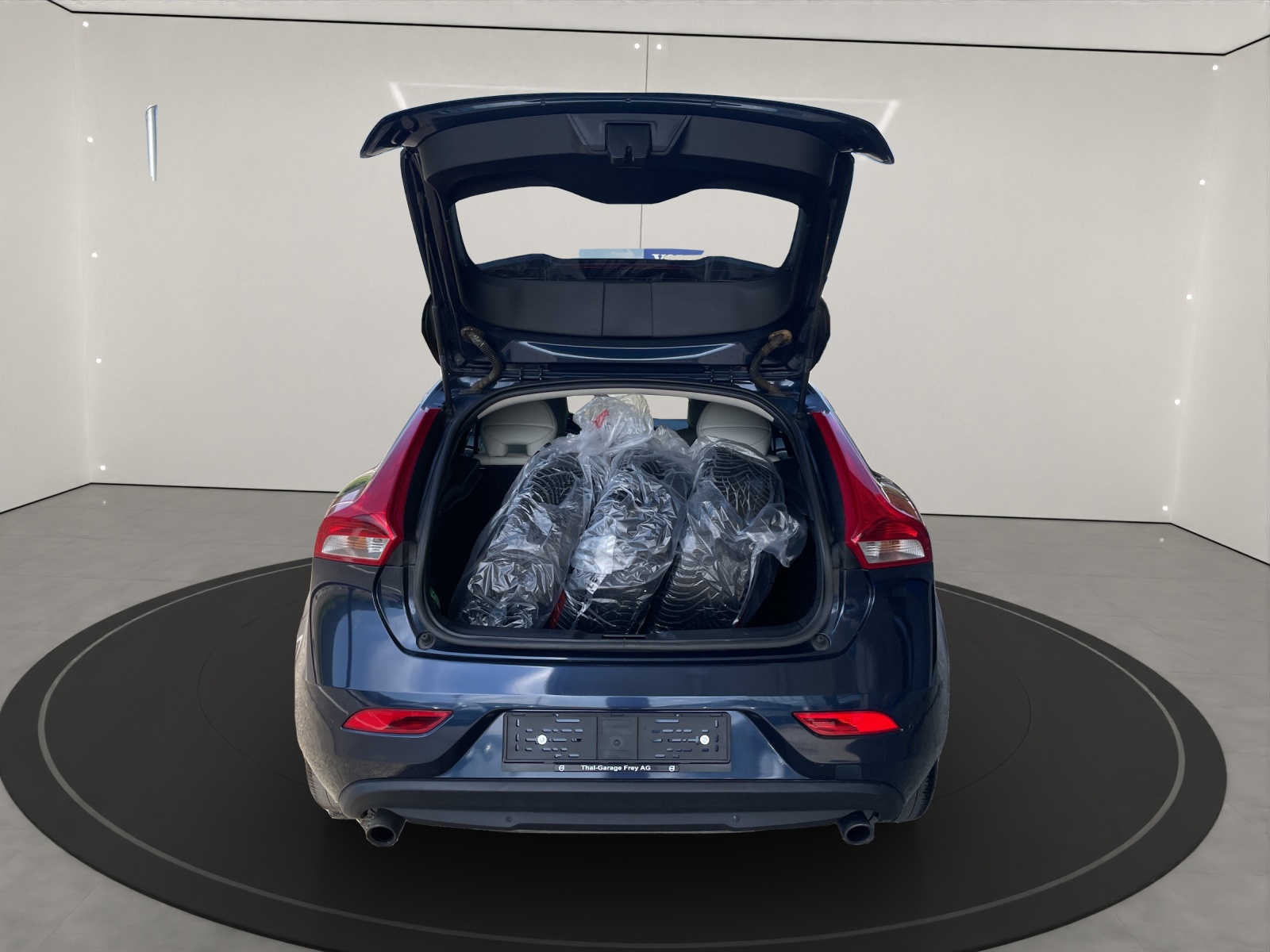 VOLVO V40 1.6 T3 Summum S/S-image-11