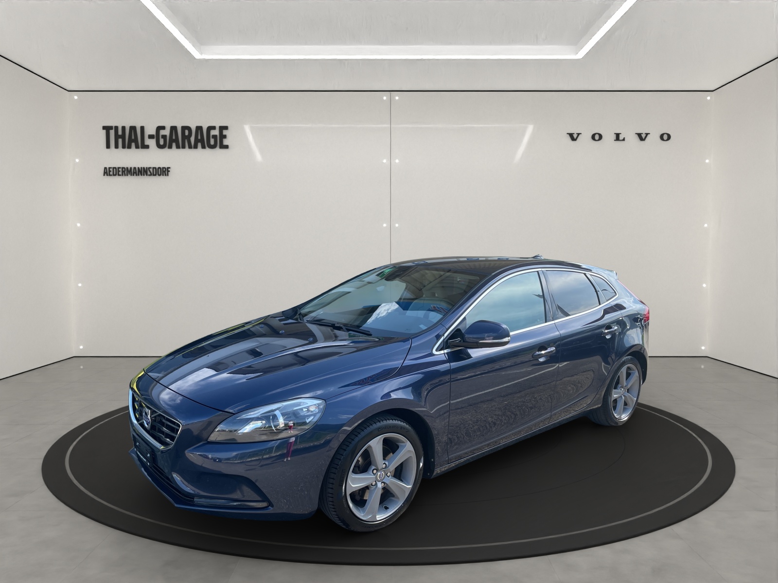 VOLVO V40 1.6 T3 Summum S/S-image-0