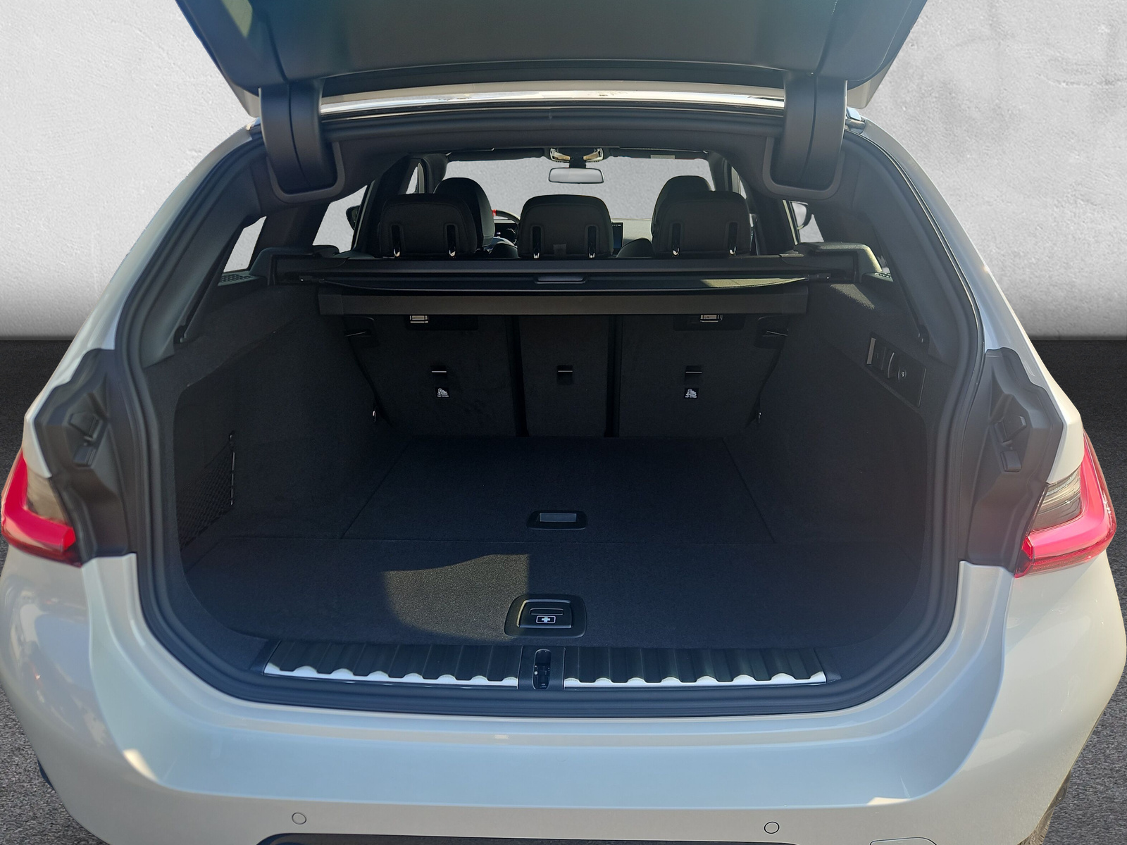 BMW M340i xDrive 48V Touring Steptronic M Sport Pro-image-9