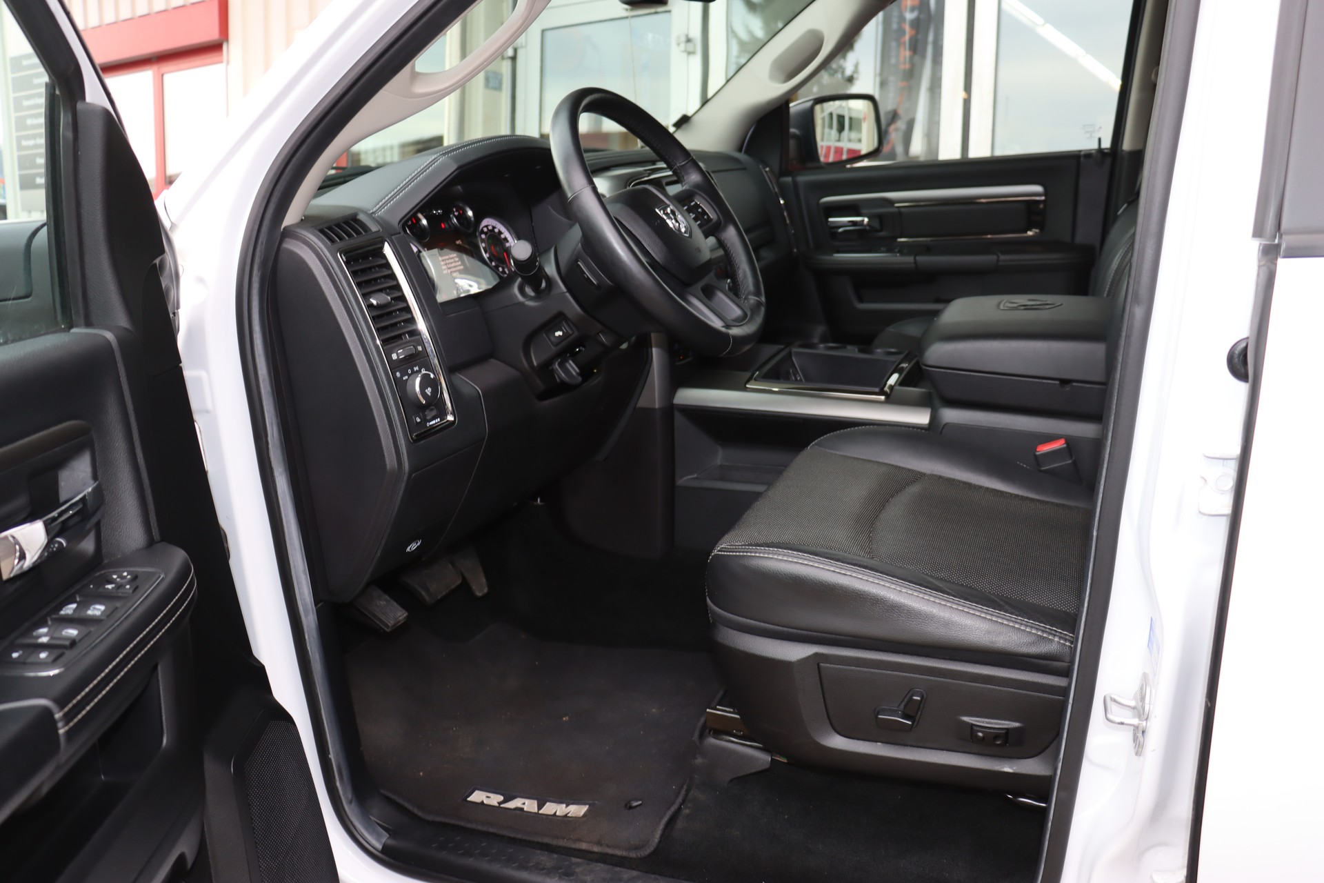 DODGE 1500 CrewCap Sport-image-10