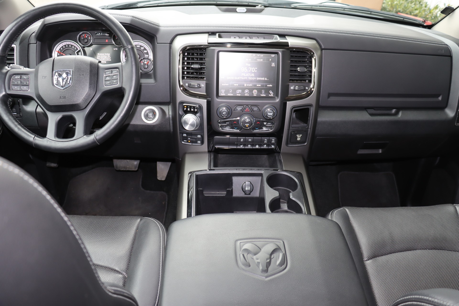 DODGE 1500 CrewCap Sport-image-9