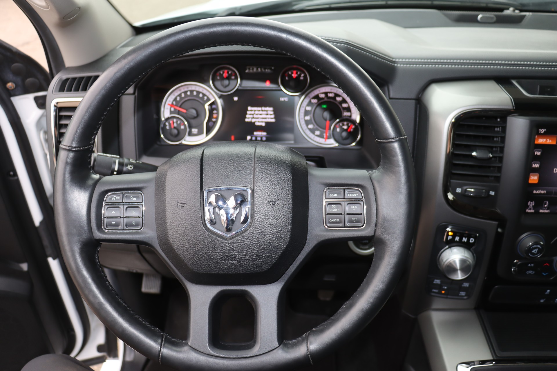DODGE 1500 CrewCap Sport-image-16