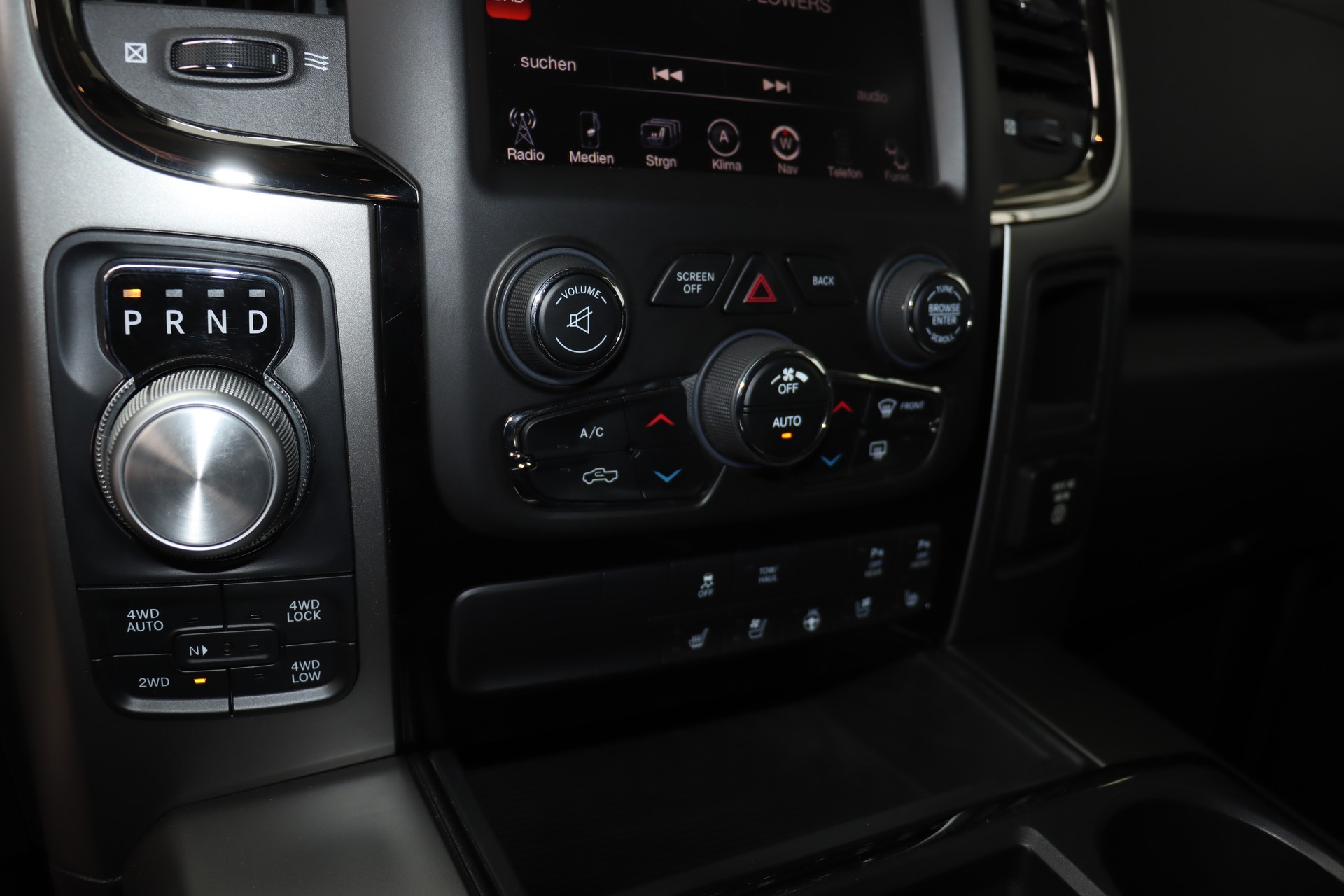 DODGE 1500 CrewCap Sport-image-14