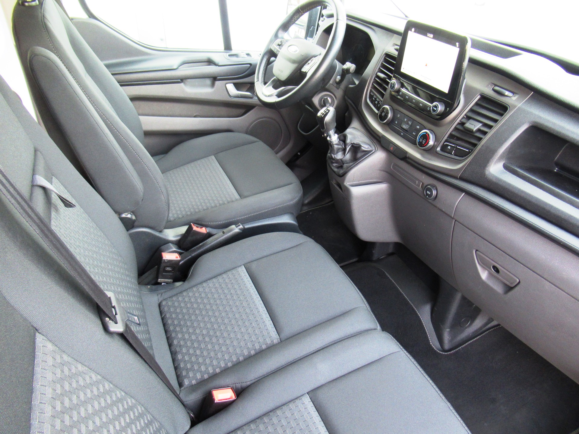 FORD Transit Custom Van 300 L2H1 DK Trend-image-10