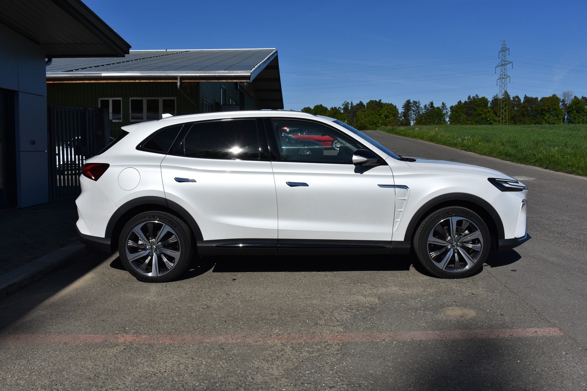 MG Marvel R EV 70kWh LUXURY-image-2