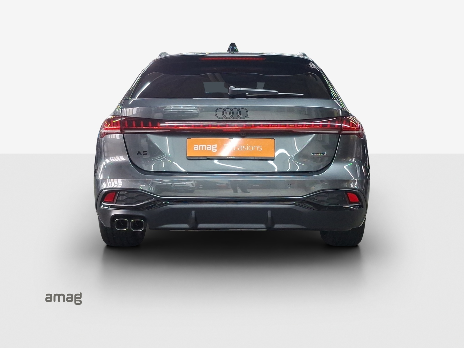 AUDI A5 Avant TDI quattro 150 kW Attraction S tronic-image-3