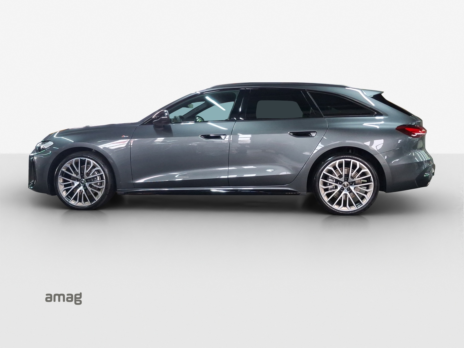 AUDI A5 Avant TDI quattro 150 kW Attraction S tronic-image-1