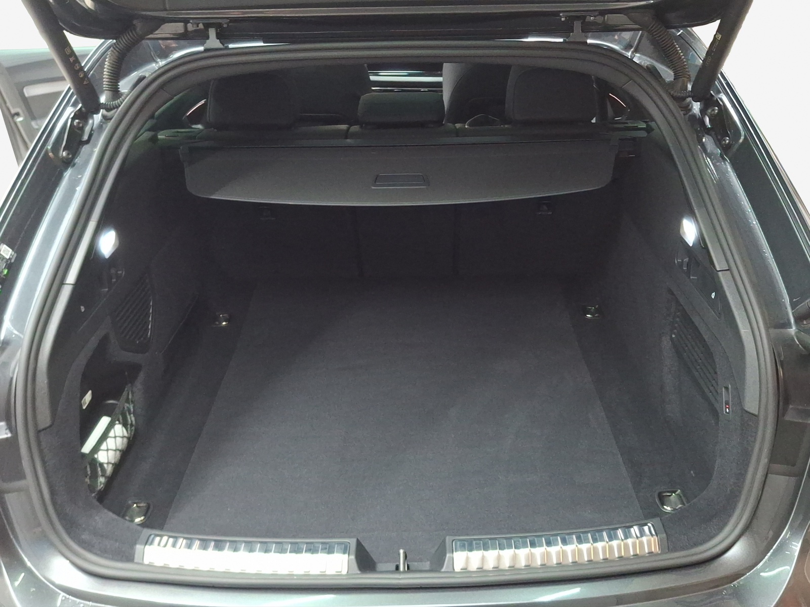 AUDI A5 Avant TDI quattro 150 kW Attraction S tronic-image-12