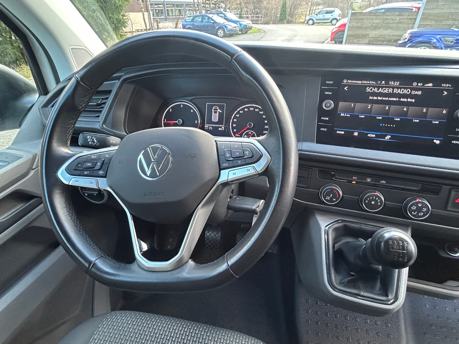 VW T6.1 2.0 TDI Caravelle 4Motion Trendline-image-11