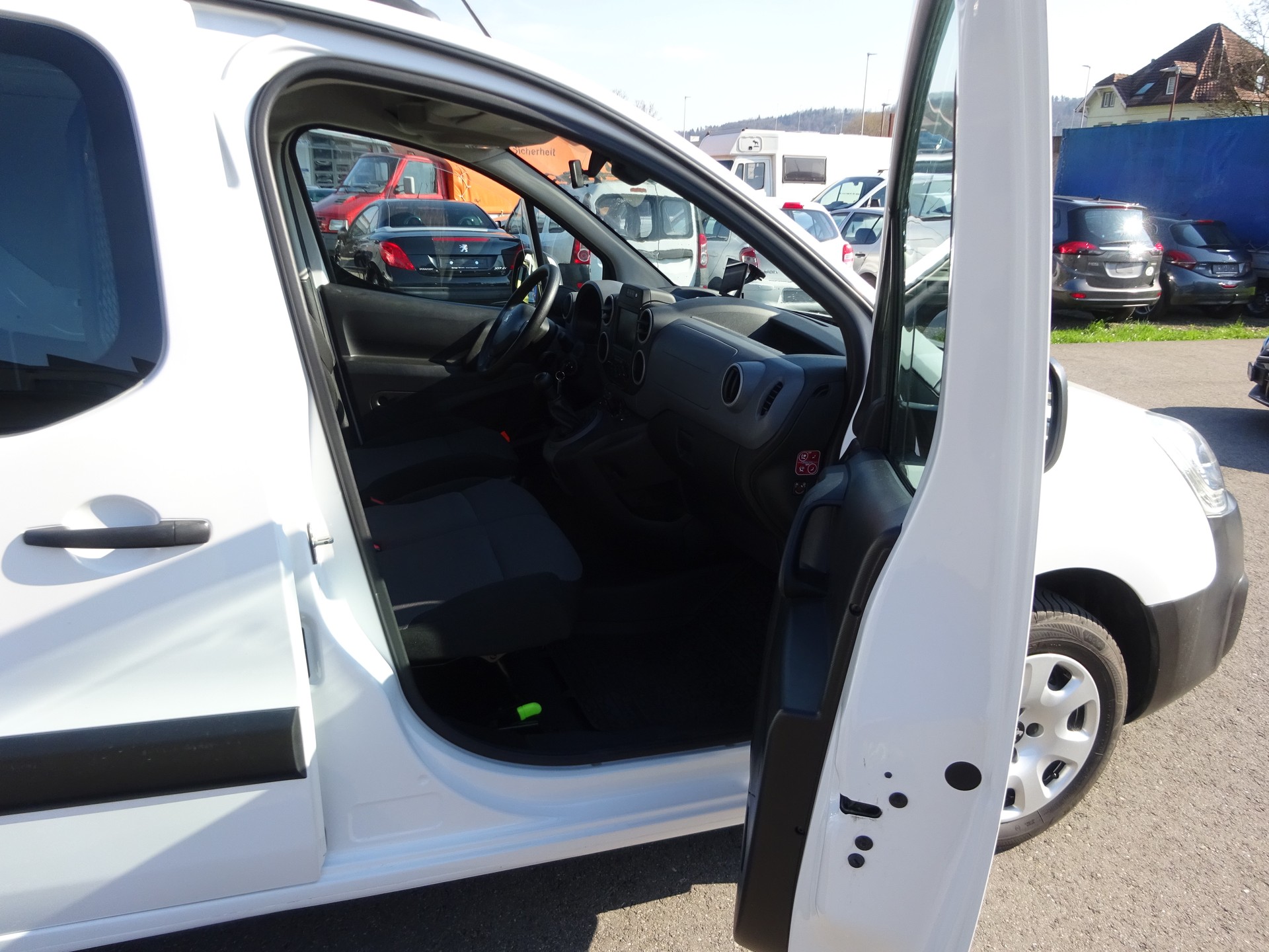 PEUGEOT Partner 1.6 BlueHDI Active-image-9