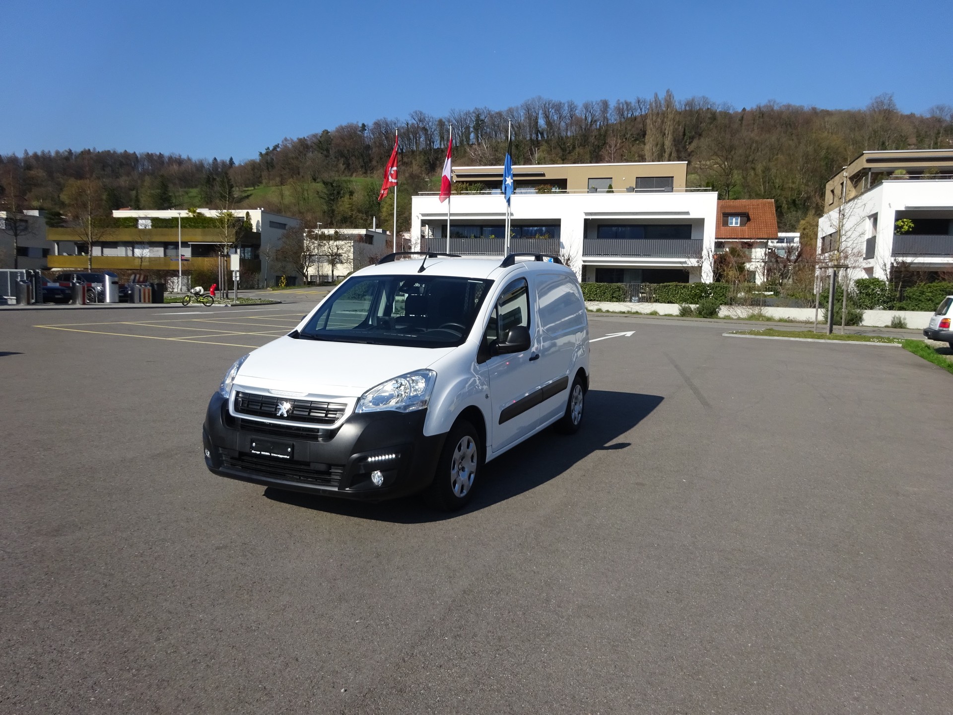 PEUGEOT Partner 1.6 BlueHDI Active-image-1