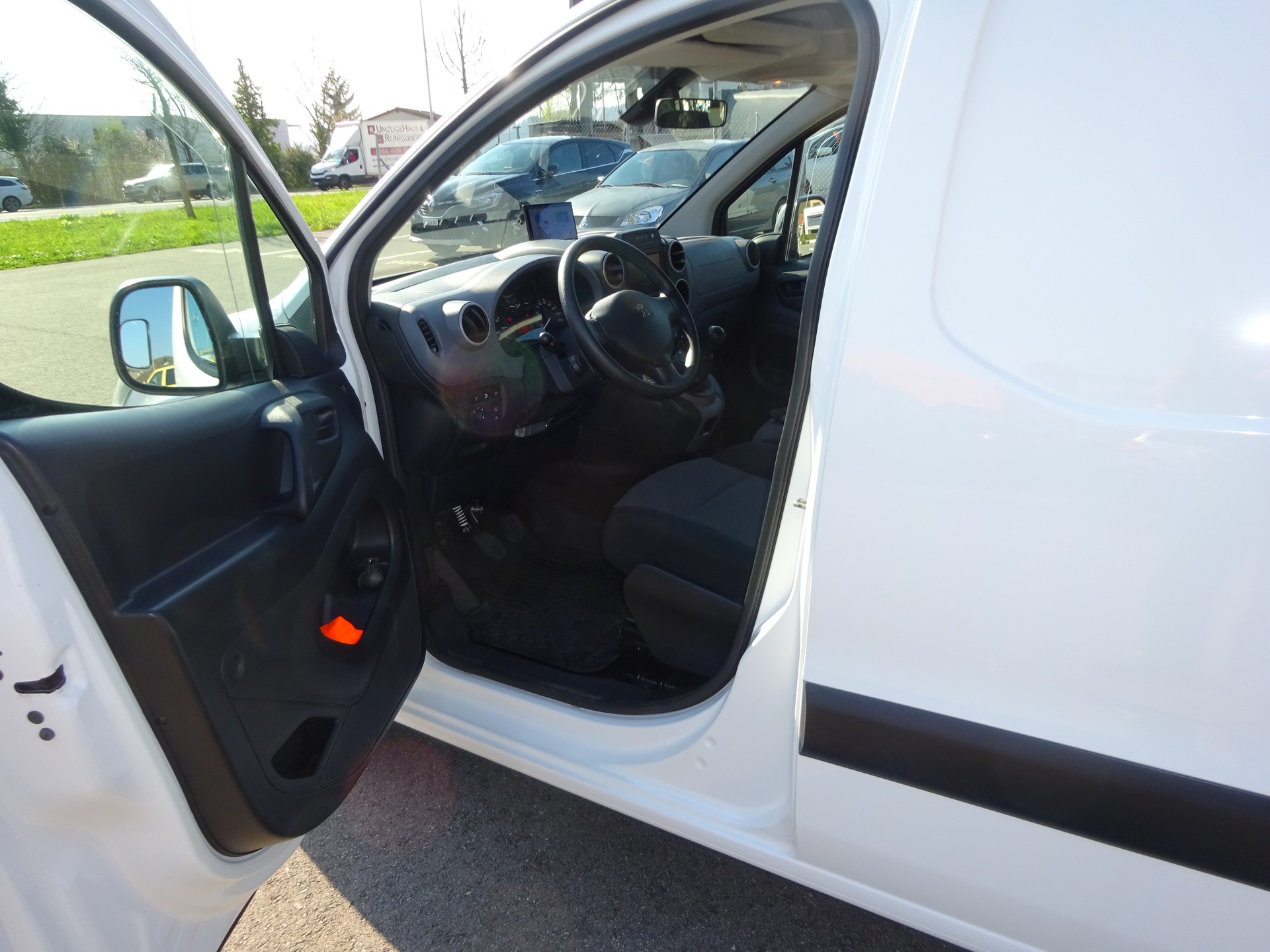PEUGEOT Partner 1.6 BlueHDI Active-image-8