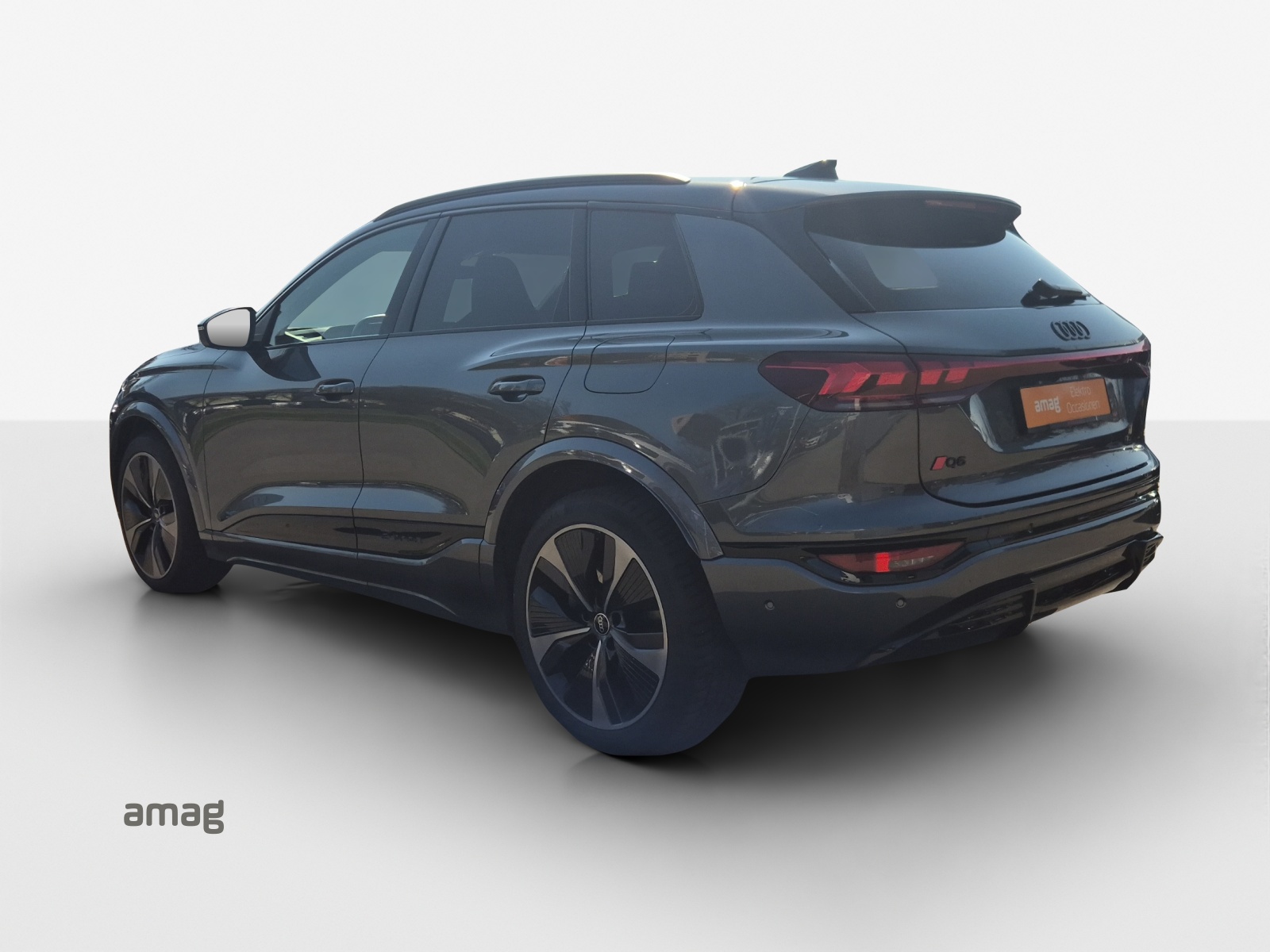 AUDI Q6 e-tron quattro-image-2