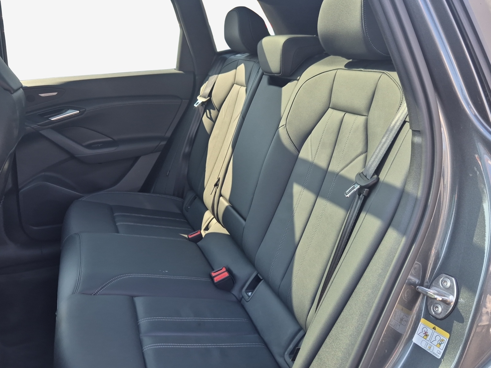 AUDI Q6 e-tron quattro-image-12
