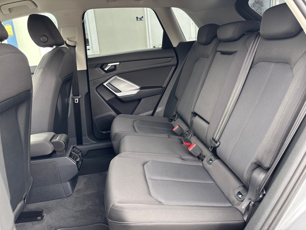 AUDI Q3 35 TFSI advanced S-tronic-image-12