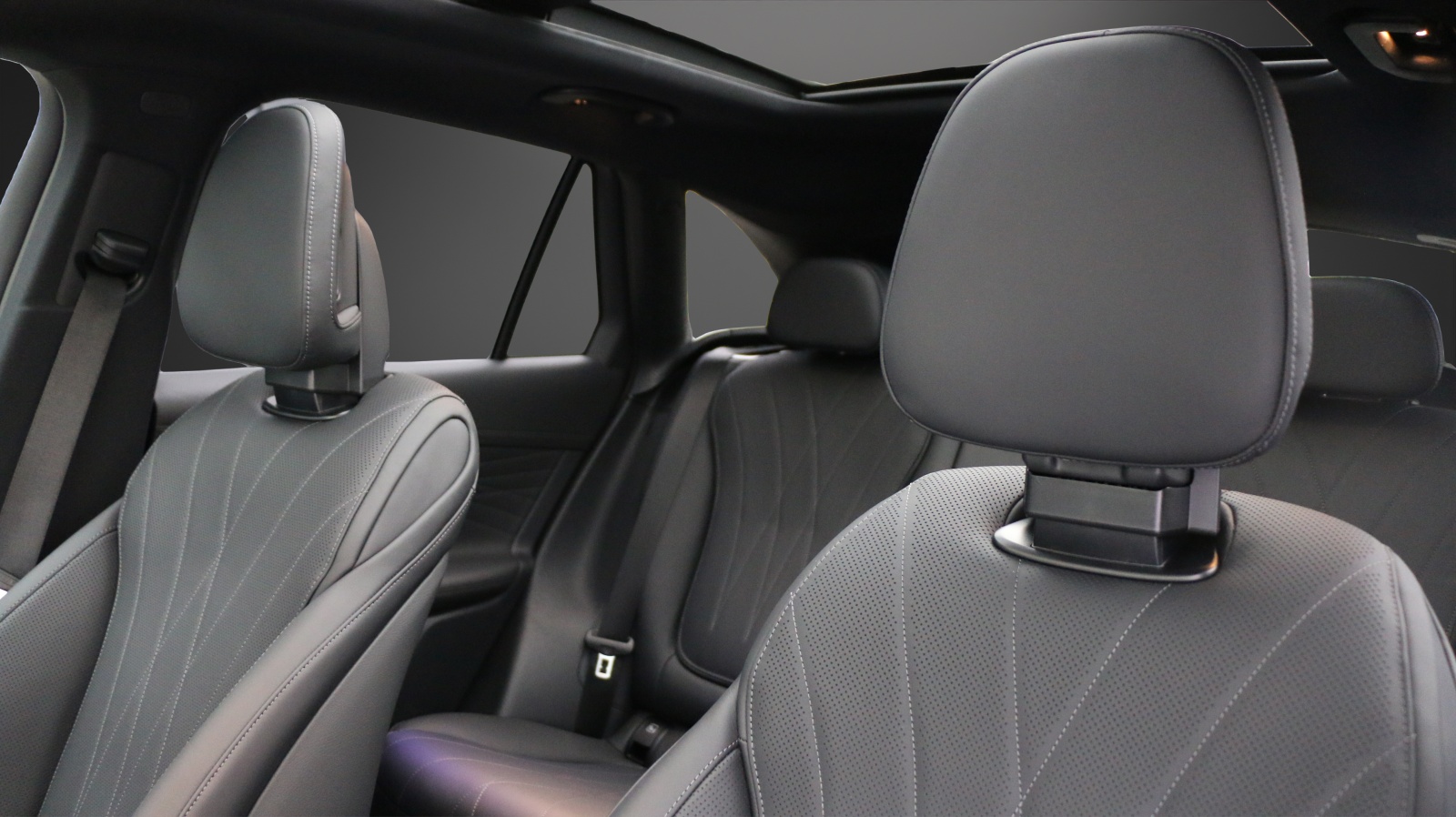 MERCEDES-BENZ GLC 300 de 4Matic EQ Star 9G-Tronic-image-11