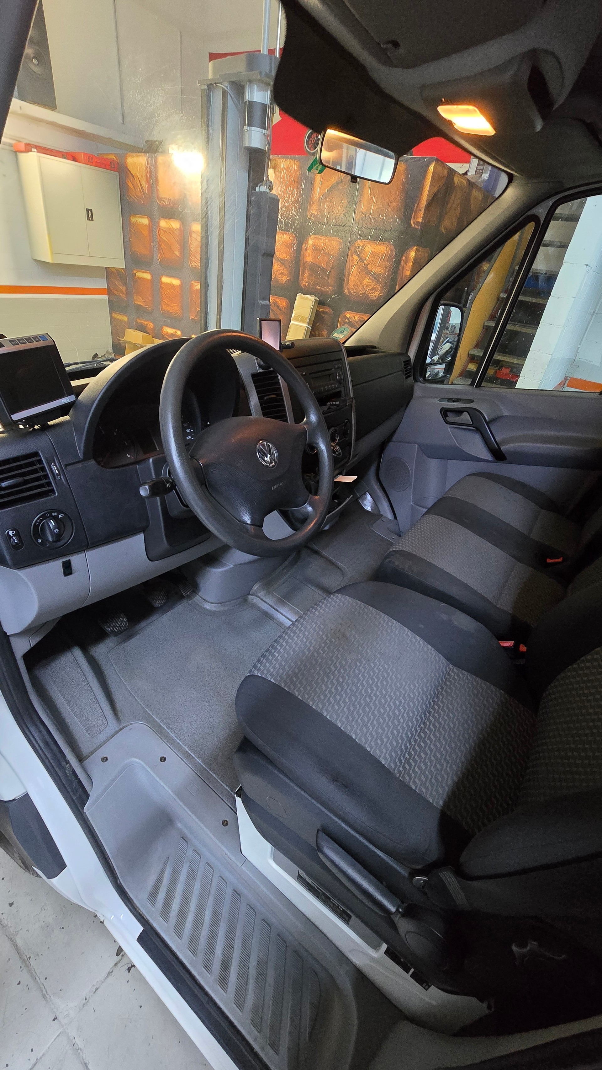 VW Crafter 35 2.5 BlueTDI 136 PS-image-4