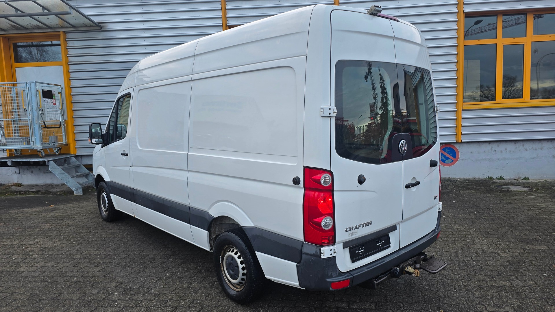 VW Crafter 35 2.5 BlueTDI 136 PS-image-2