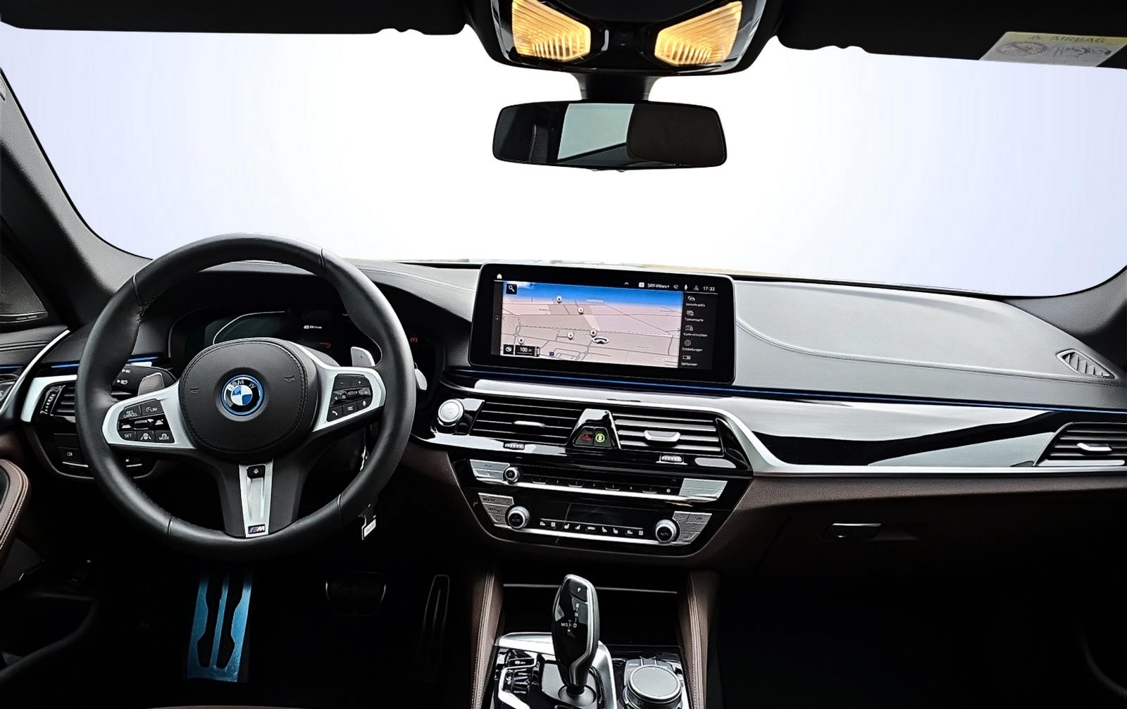 BMW 545e xDrive Pure M Sport Steptronic-image-9