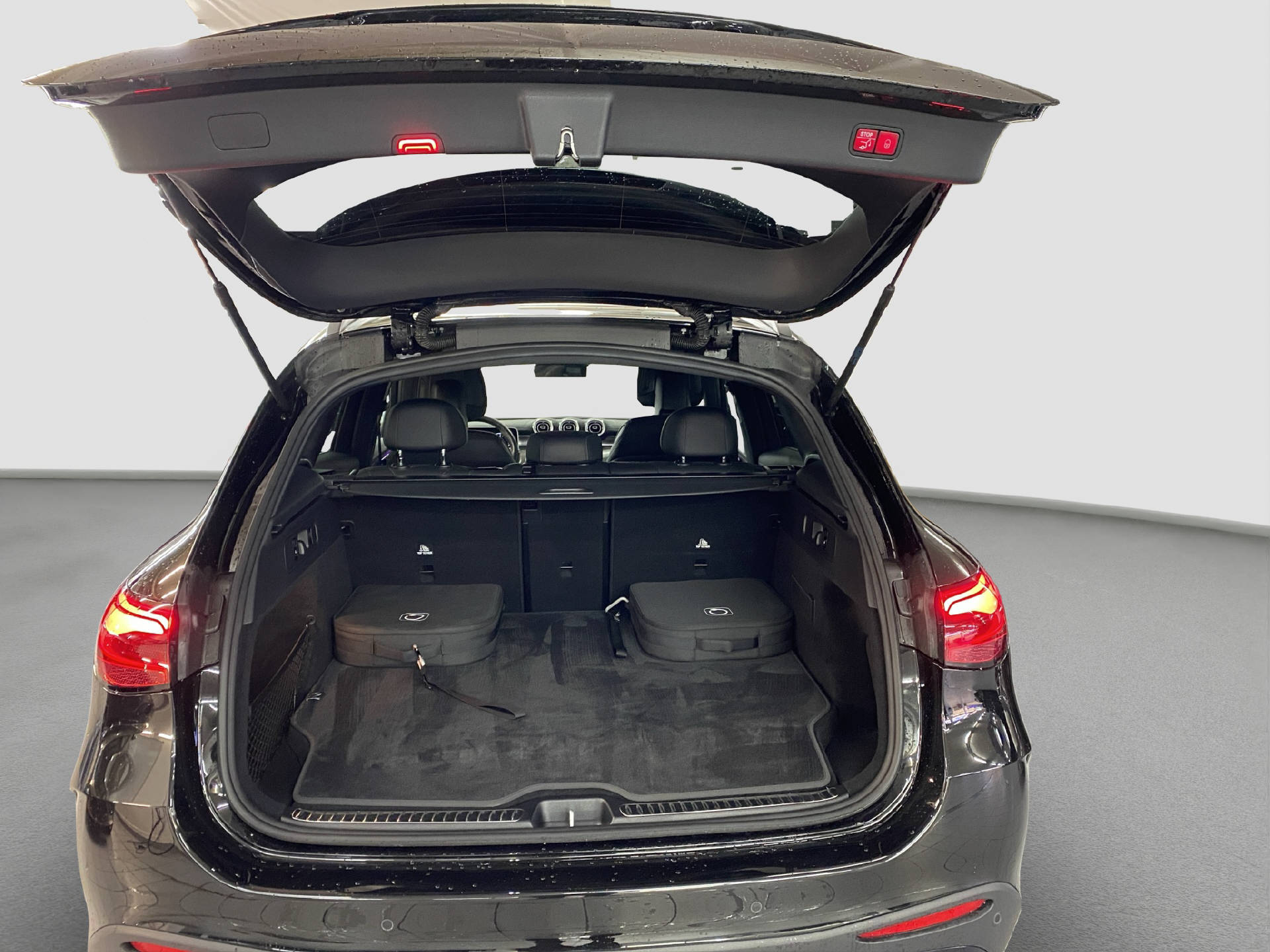 MERCEDES-BENZ GLC 300 e AMG Line 4MATIC-image-11