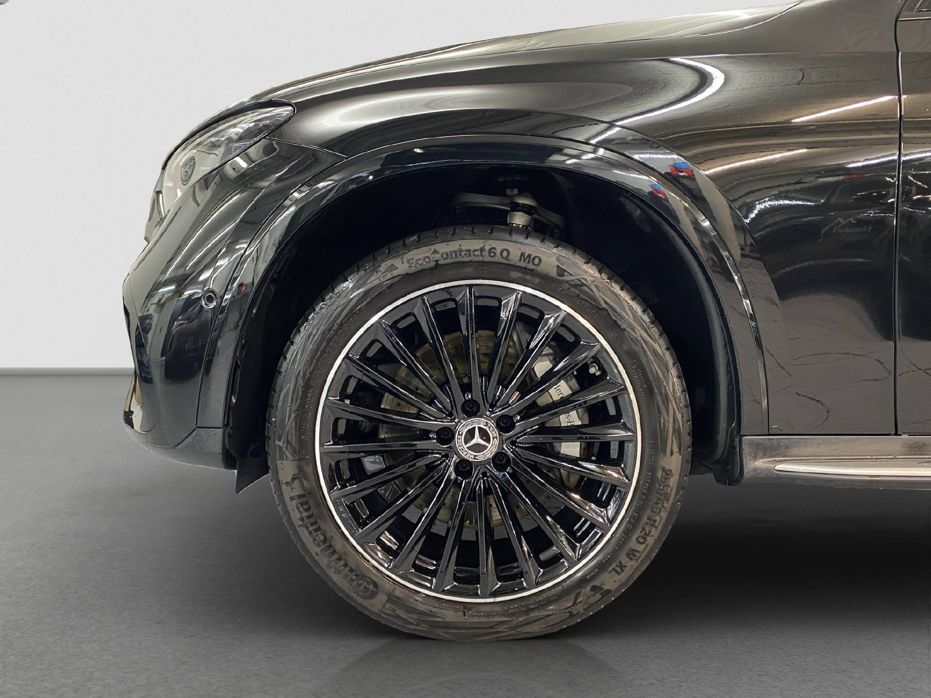 MERCEDES-BENZ GLC 300 e AMG Line 4MATIC-image-5