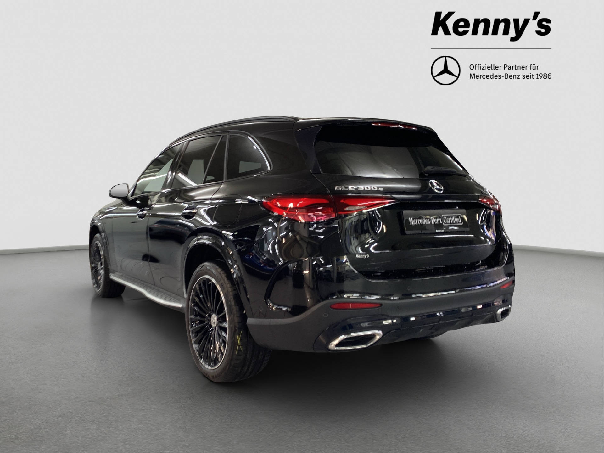 MERCEDES-BENZ GLC 300 e AMG Line 4MATIC-image-3