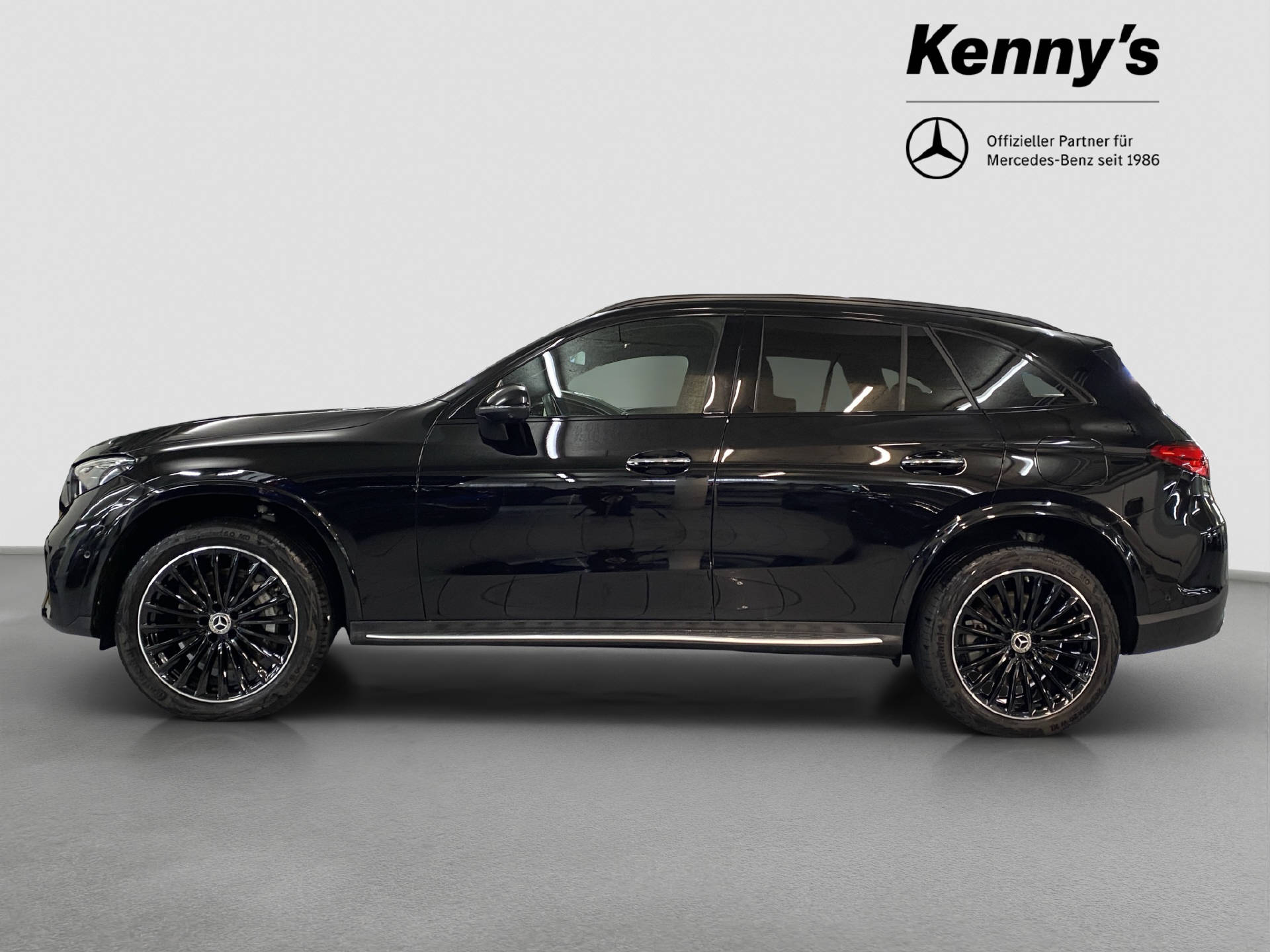 MERCEDES-BENZ GLC 300 e AMG Line 4MATIC-image-2