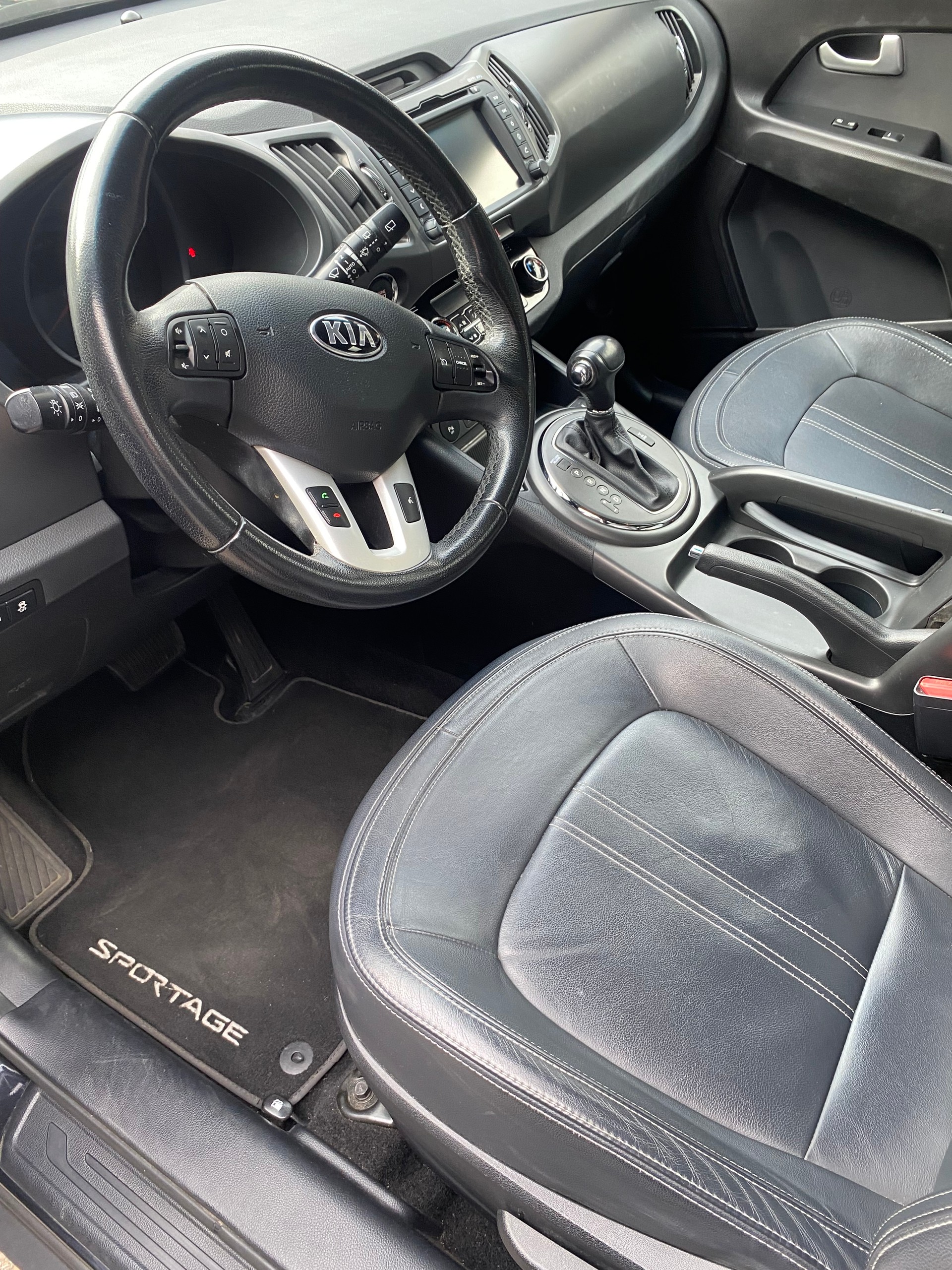 KIA Sportage 2.0 CRDi Trend 4WD Automatic-image-11