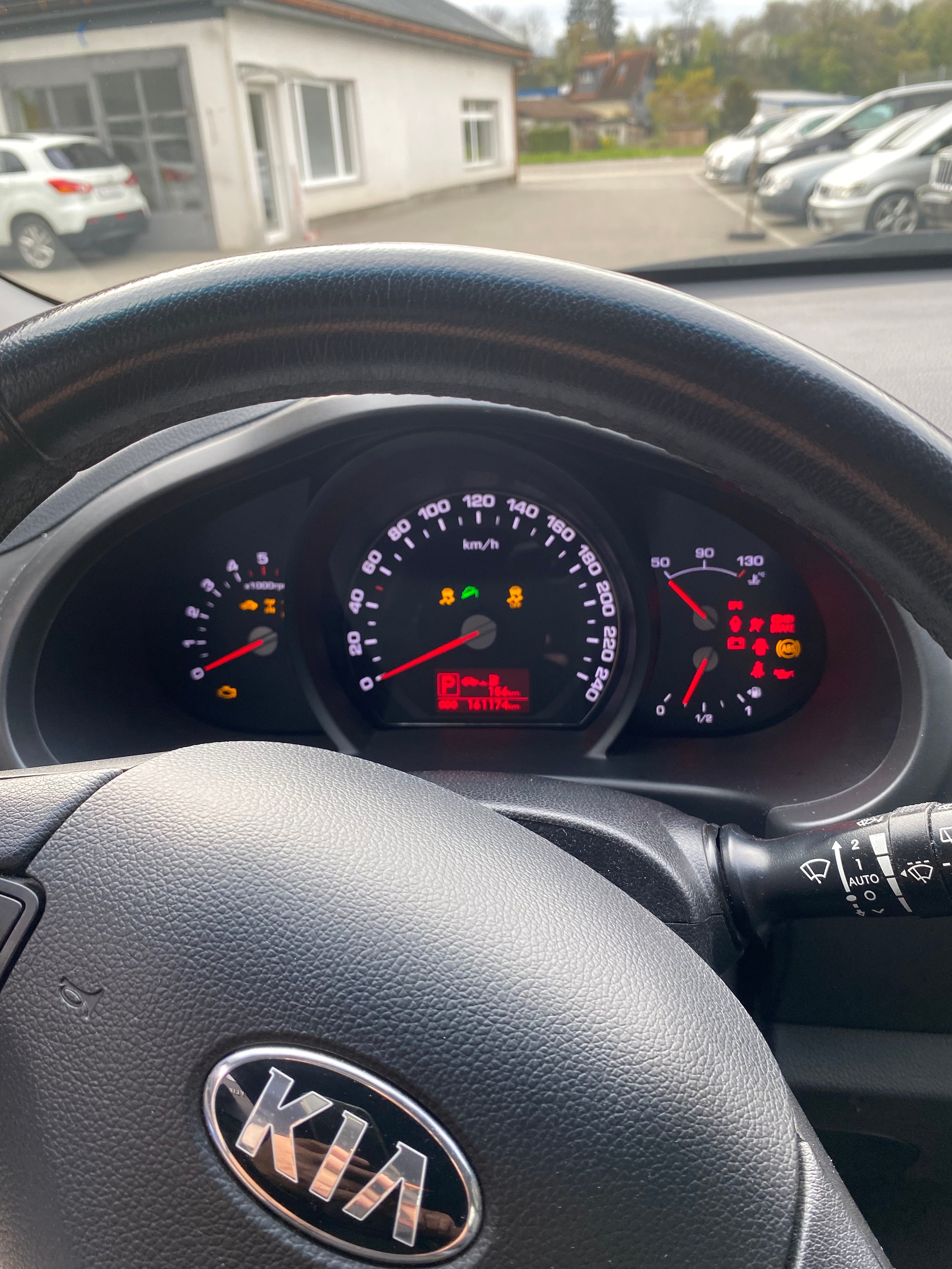 KIA Sportage 2.0 CRDi Trend 4WD Automatic-image-9