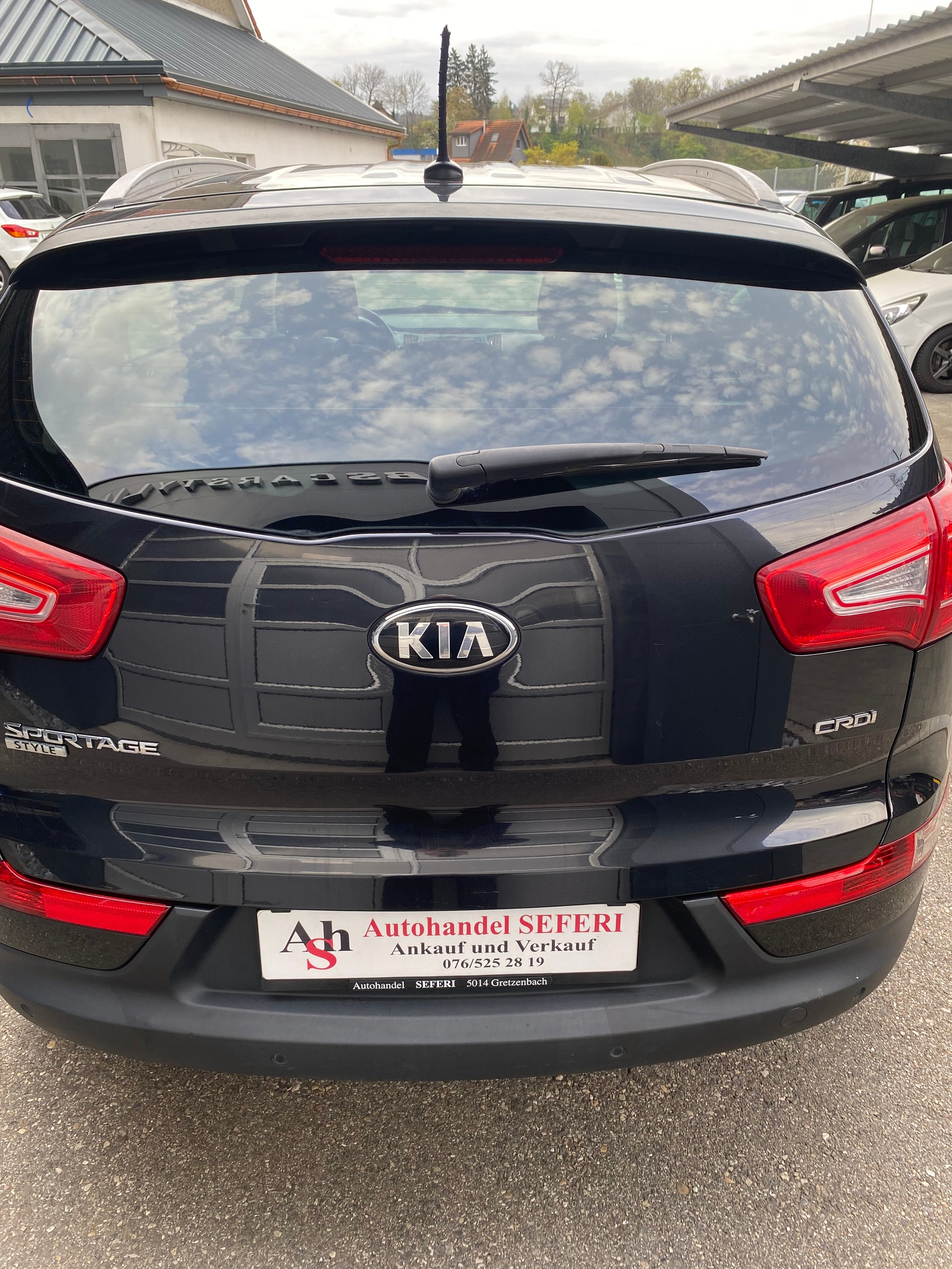 KIA Sportage 2.0 CRDi Trend 4WD Automatic-image-4