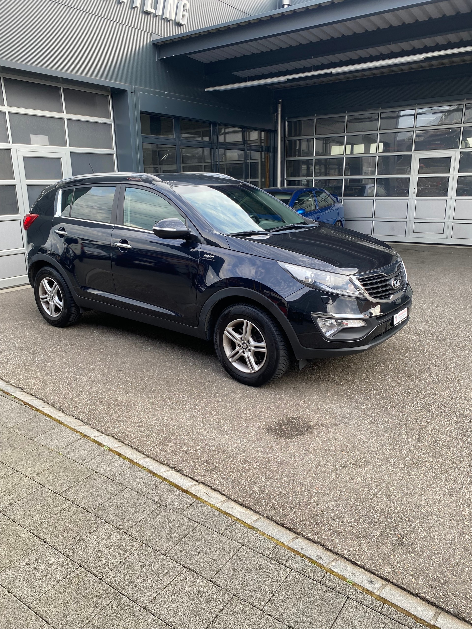 KIA Sportage 2.0 CRDi Trend 4WD Automatic-image-7