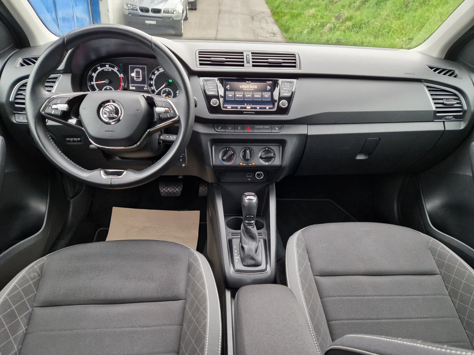 SKODA Fabia Combi 1.0 TSI Ambition DSG-image-9