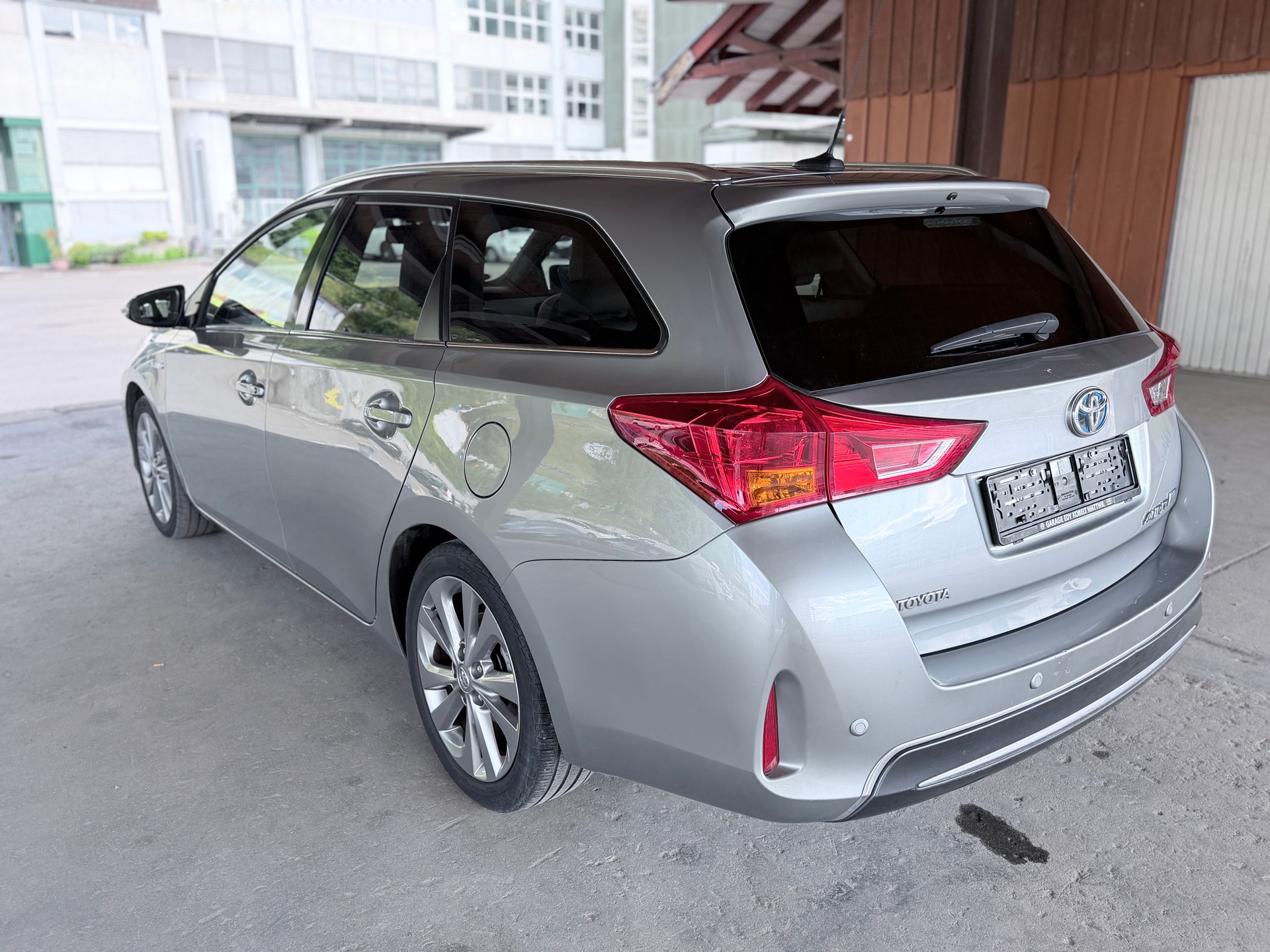 TOYOTA Auris Touring Sports 1.8 16V HSD Linea Luna-image-3