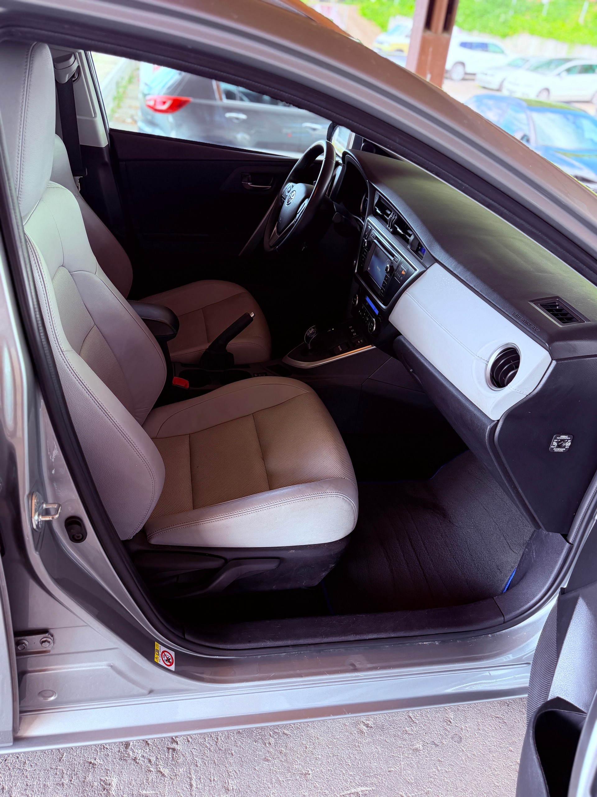 TOYOTA Auris Touring Sports 1.8 16V HSD Linea Luna-image-8