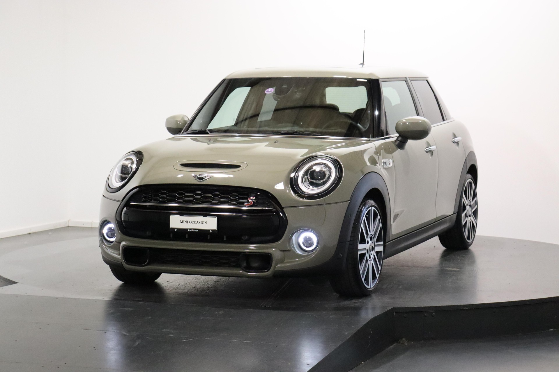 MINI F55 2.0i Cooper S SDKG-image-0