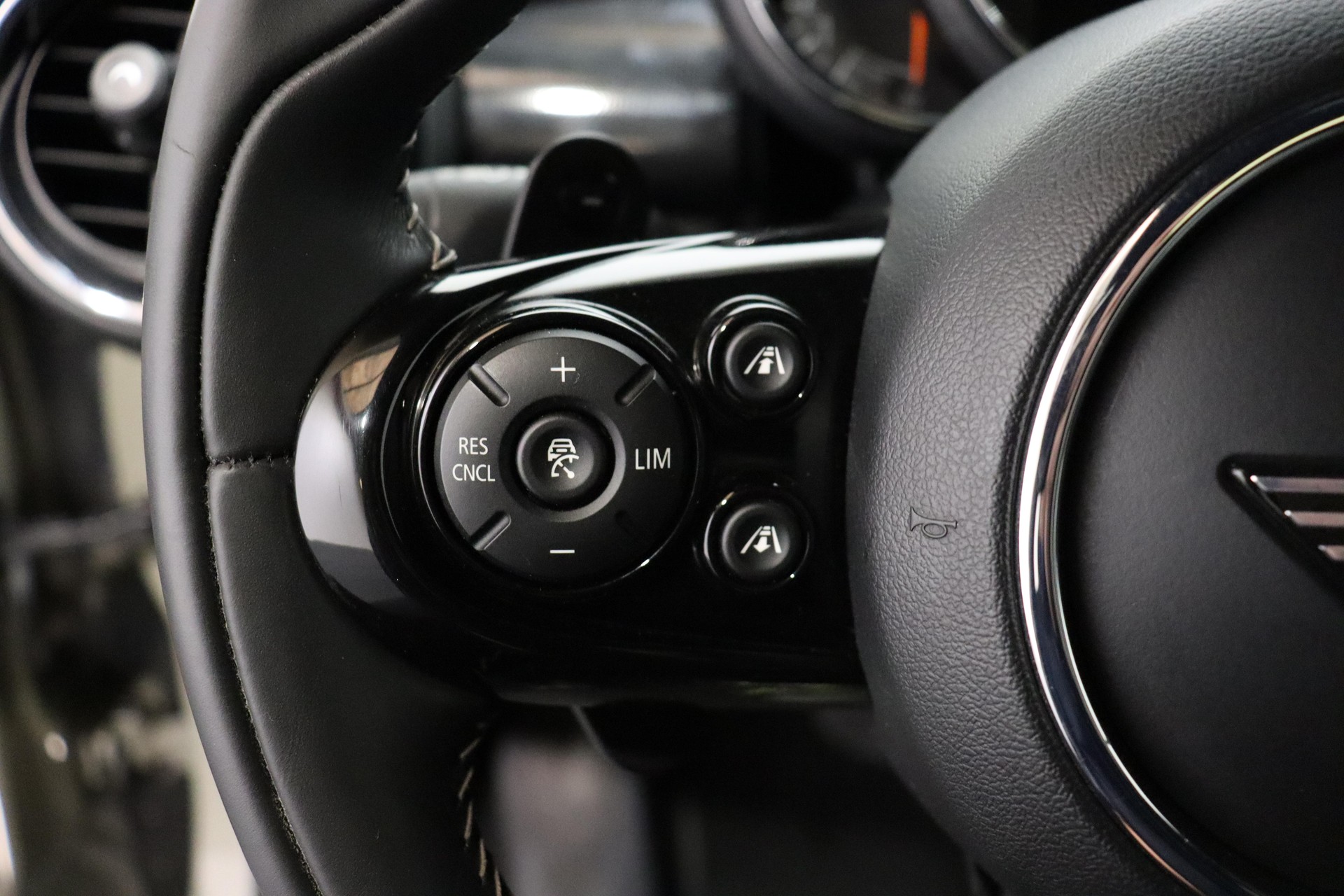 MINI F55 2.0i Cooper S SDKG-image-16