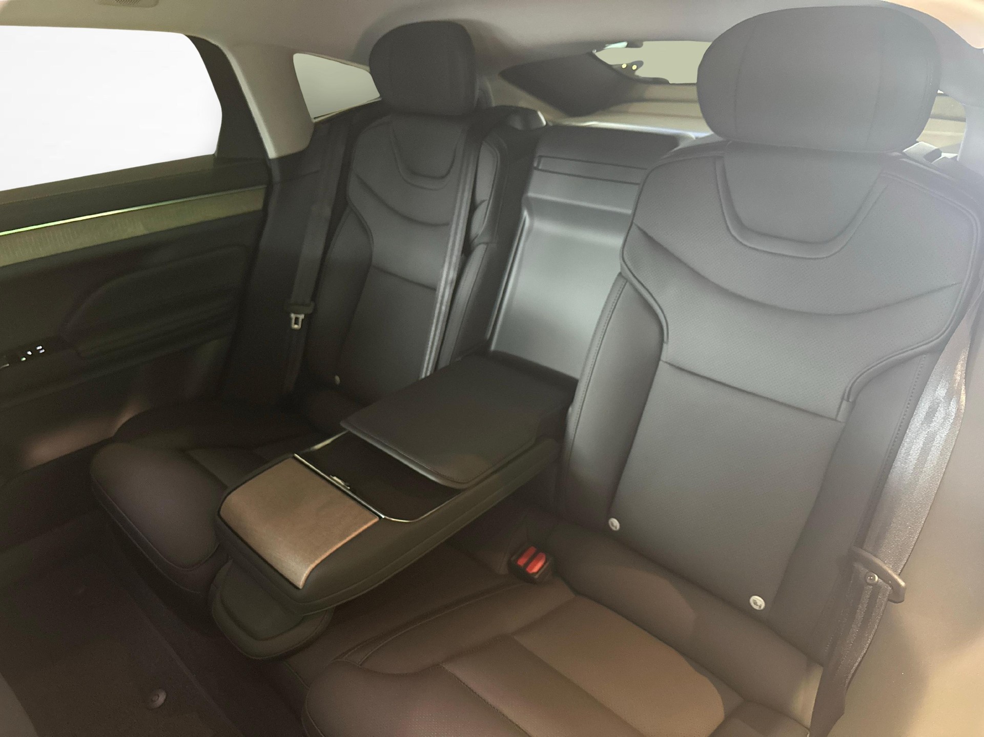 VOLVO ES90 Ultra-image-4