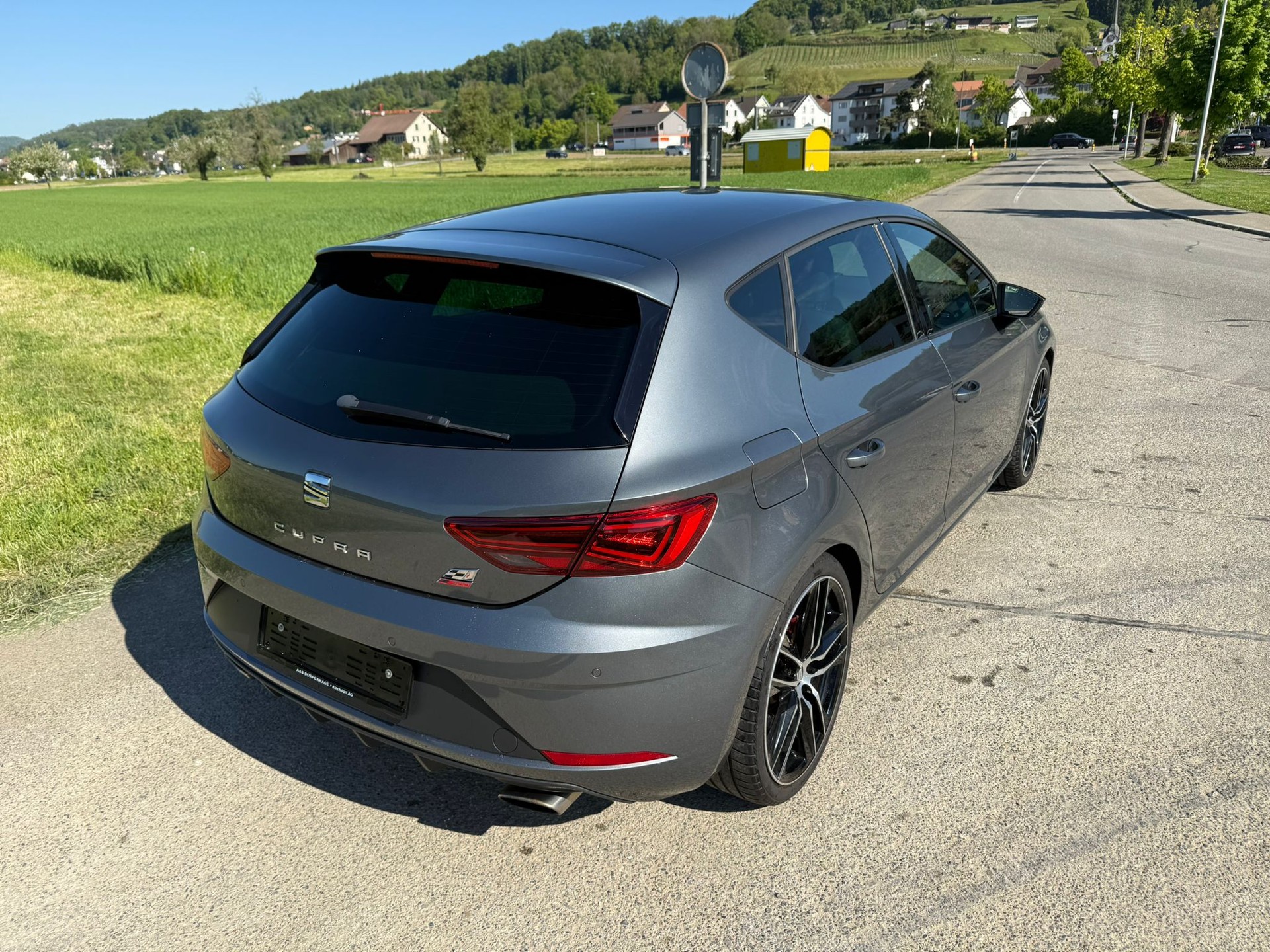 SEAT Leon 2.0 TSI Cupra 300 DSG-image-4