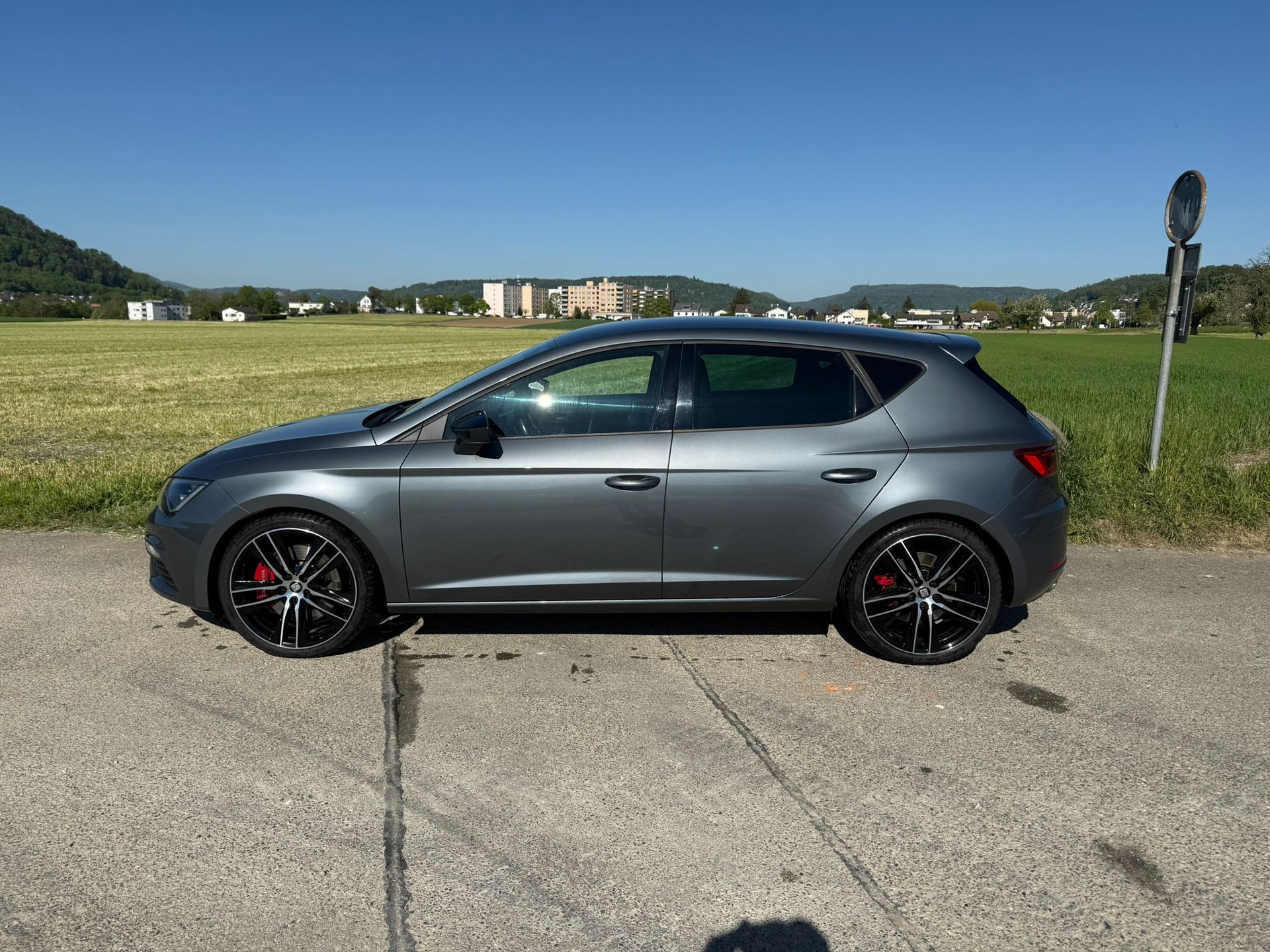 SEAT Leon 2.0 TSI Cupra 300 DSG-image-1