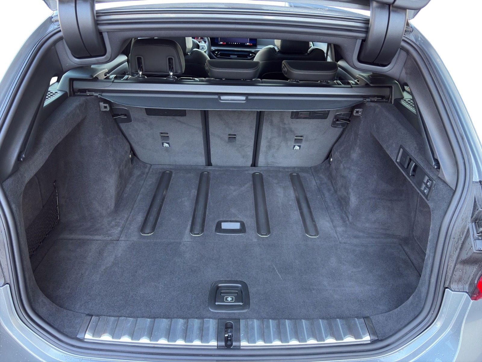 BMW M340i xDrive 48V Touring LCI2 Steptronic M Sport-image-13