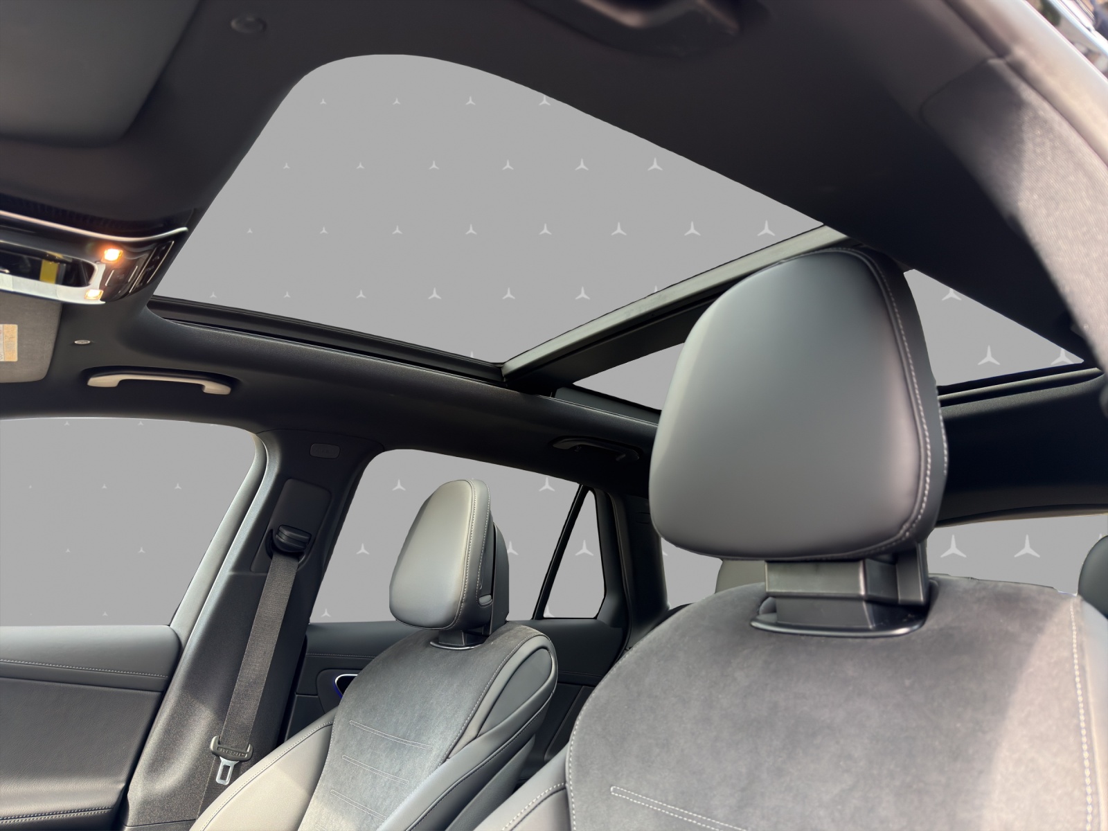 MERCEDES-BENZ GLC 300 e 4Matic EQ Star 9G-Tronic-image-8