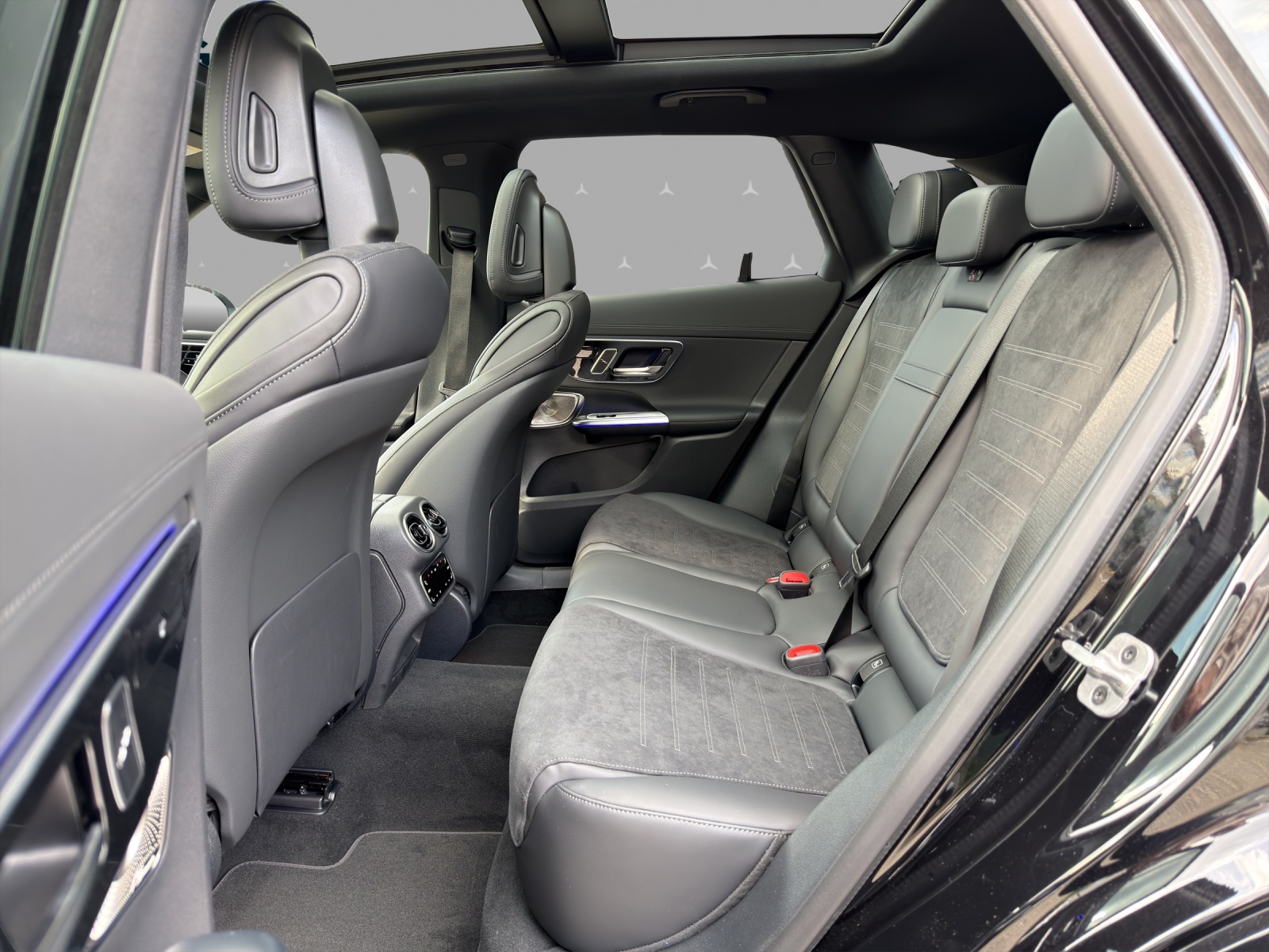 MERCEDES-BENZ GLC 300 e 4Matic EQ Star 9G-Tronic-image-13