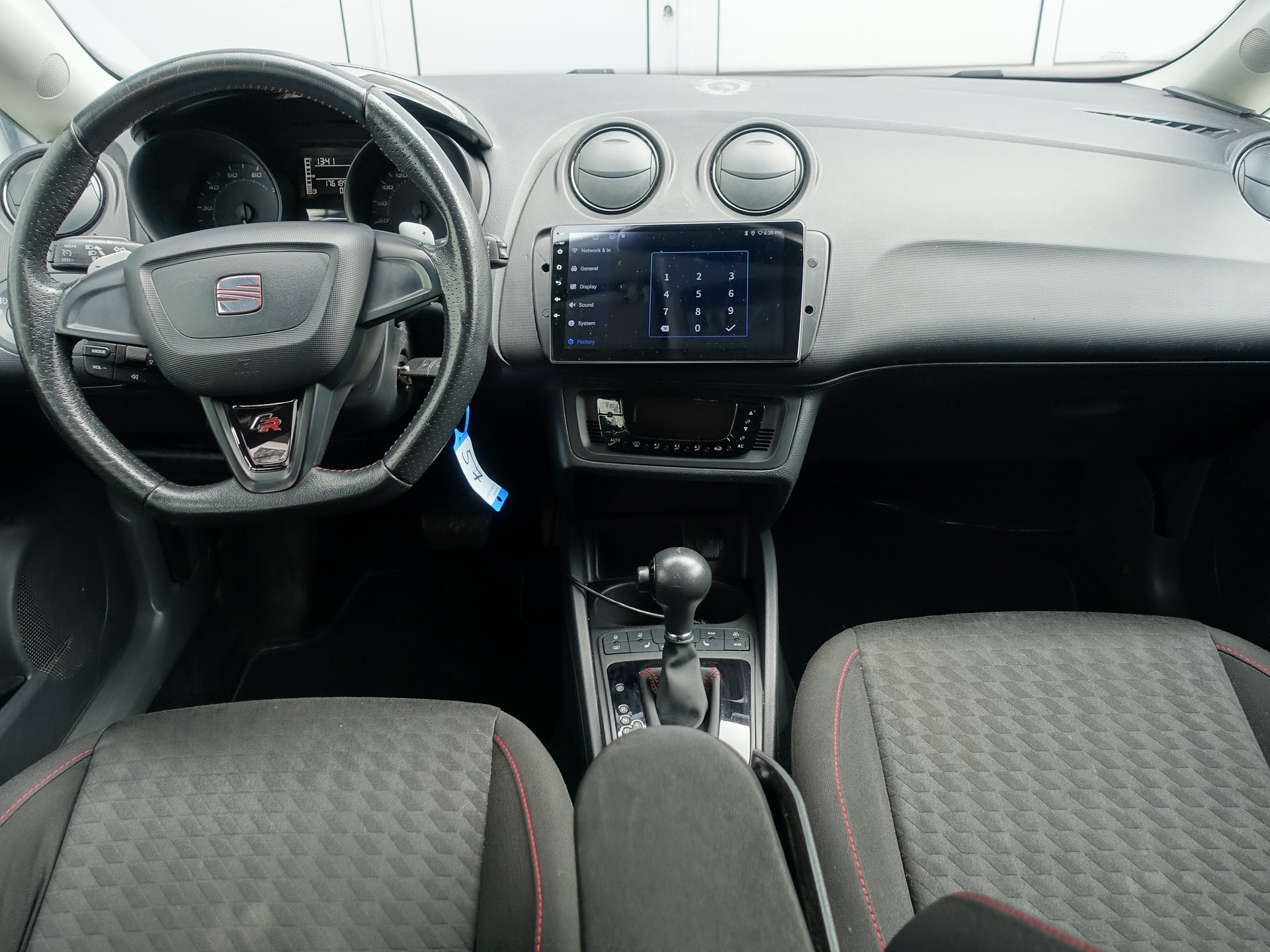 SEAT Ibiza SC 1.4 TSI FR DSG-image-11