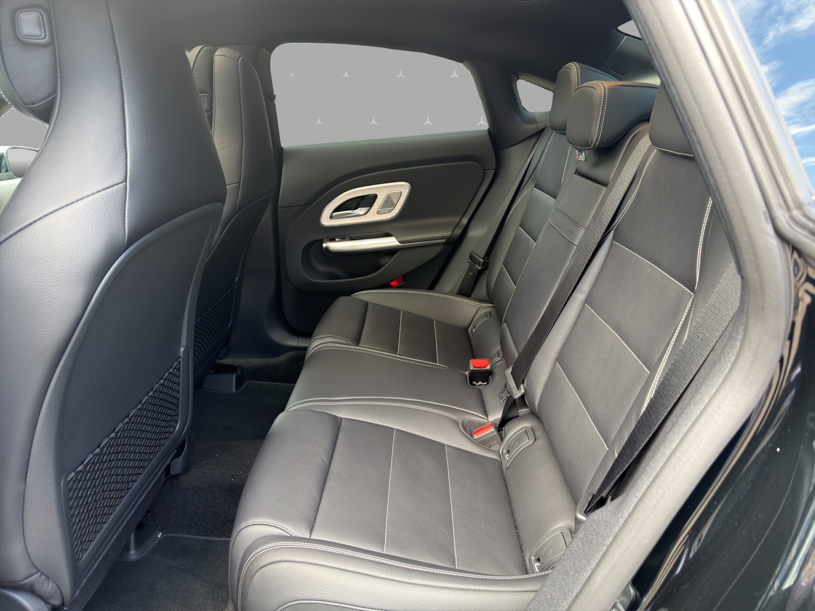MERCEDES-BENZ CLA 220 8G-DCT 4Matic-image-13