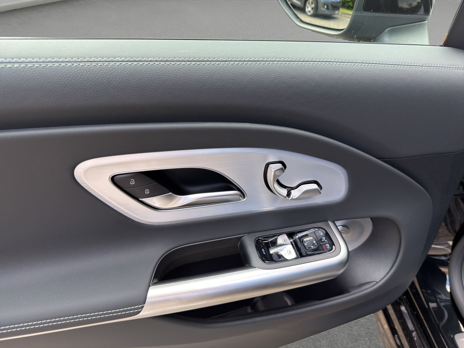 MERCEDES-BENZ CLA 220 8G-DCT 4Matic-image-12