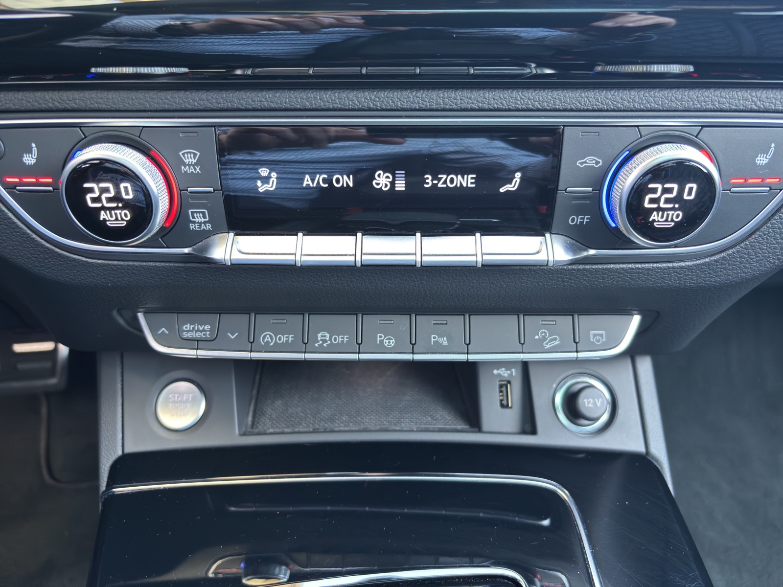 AUDI Q5 45 TFSI S-line quattro S-tronic Vollausstattung mit AHK, Winterrad & fortl. Werksgarantie-image-18
