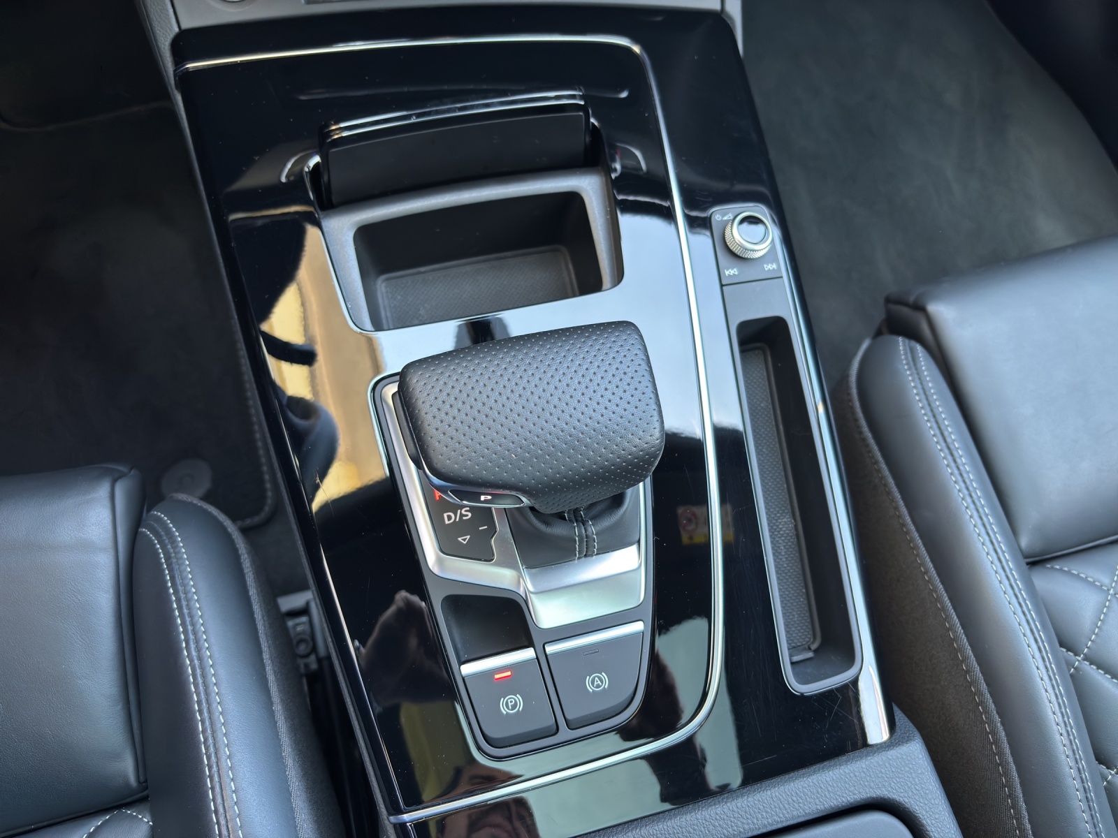 AUDI Q5 45 TFSI S-line quattro S-tronic Vollausstattung mit AHK, Winterrad & fortl. Werksgarantie-image-19