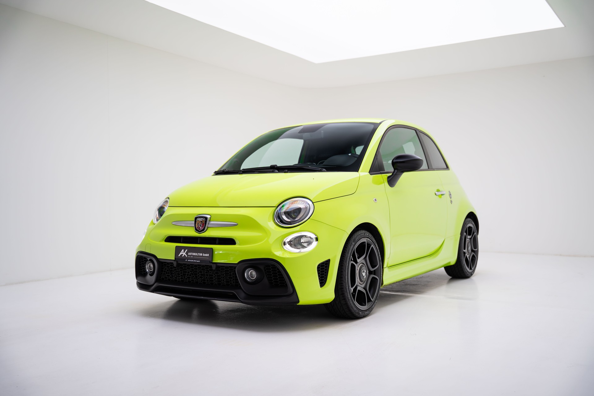 FIAT 595 1.4 16V Turbo Abarth Pista - 70th Anniversary-showroom-element-2